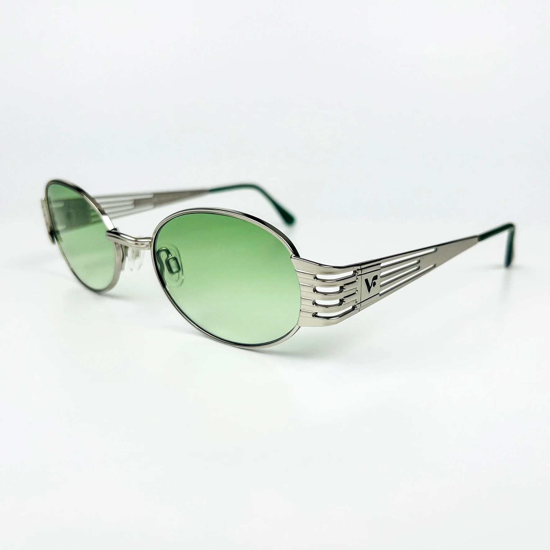 Vintage Güneş Gözlüğü – 90’lar Retro – Gümüş Metal Çerçeve, Yeşil Degrade Cam