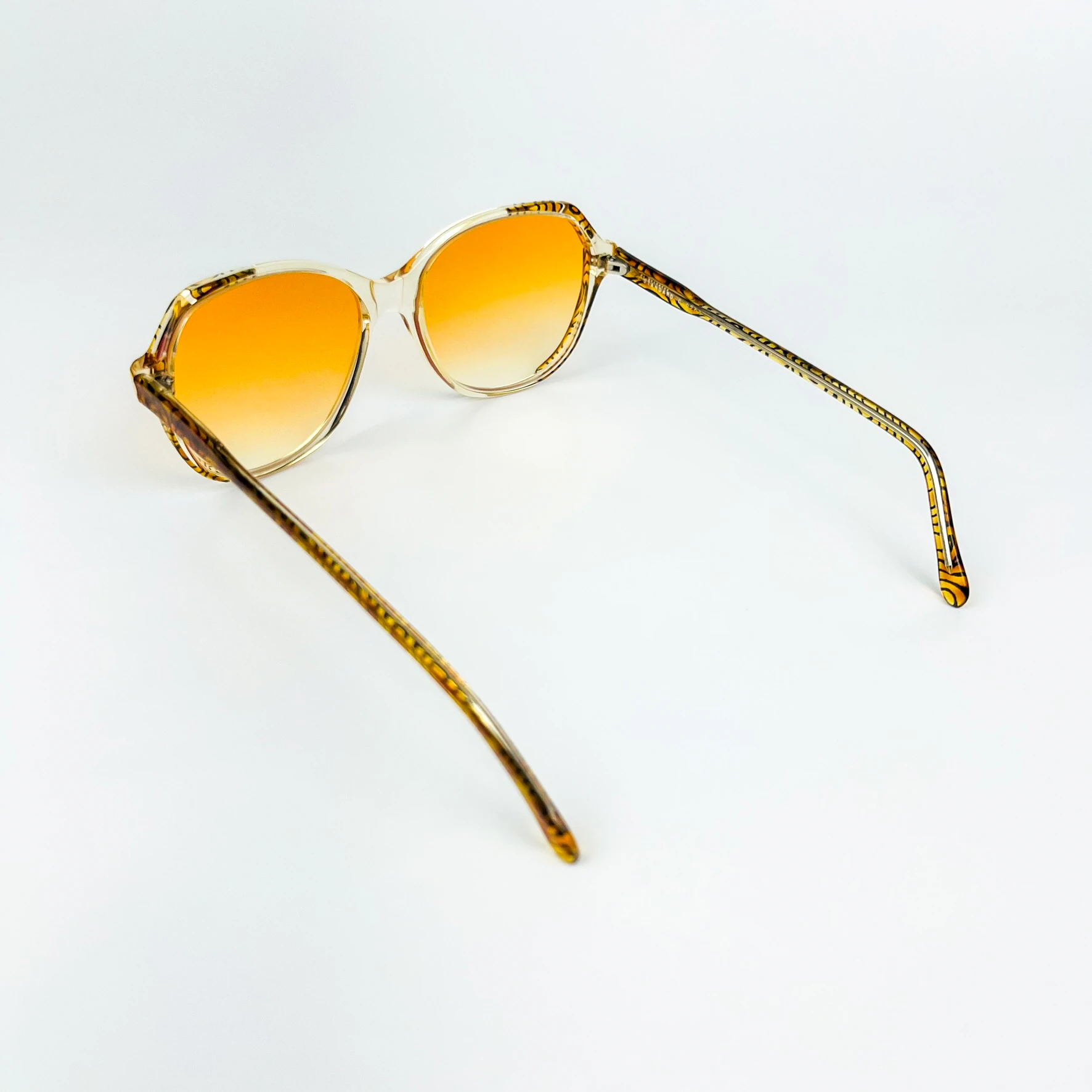Vintage Güneş Gözlüğü – 70’ler Retro Turuncu Desenli Kemik Çerçeve & Turuncu Degrade Camlı Gözlük OSV710