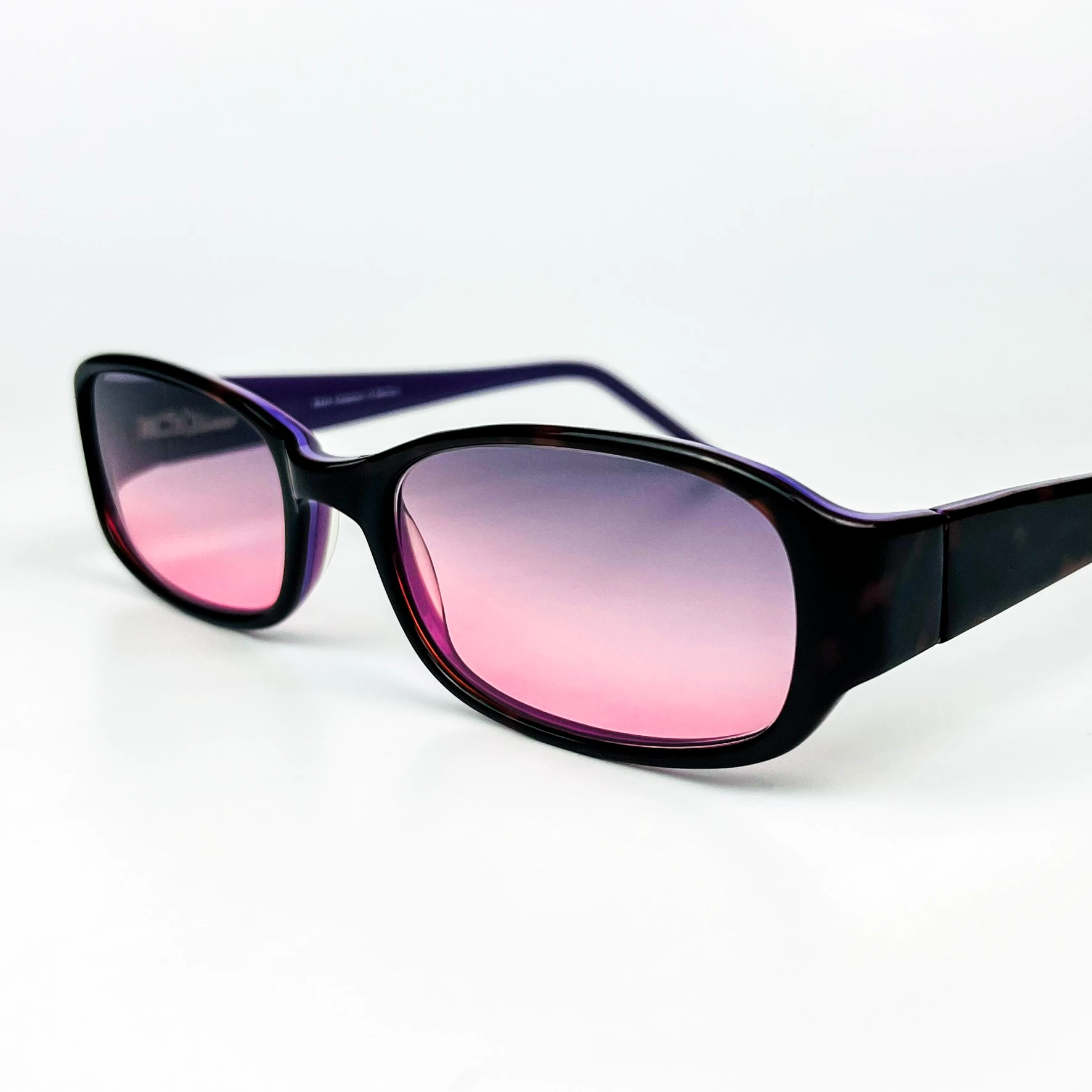 Vintage Güneş Gözlüğü – 90’lar Retro – Kemik Çerçeve, Mor Degrade Cam
