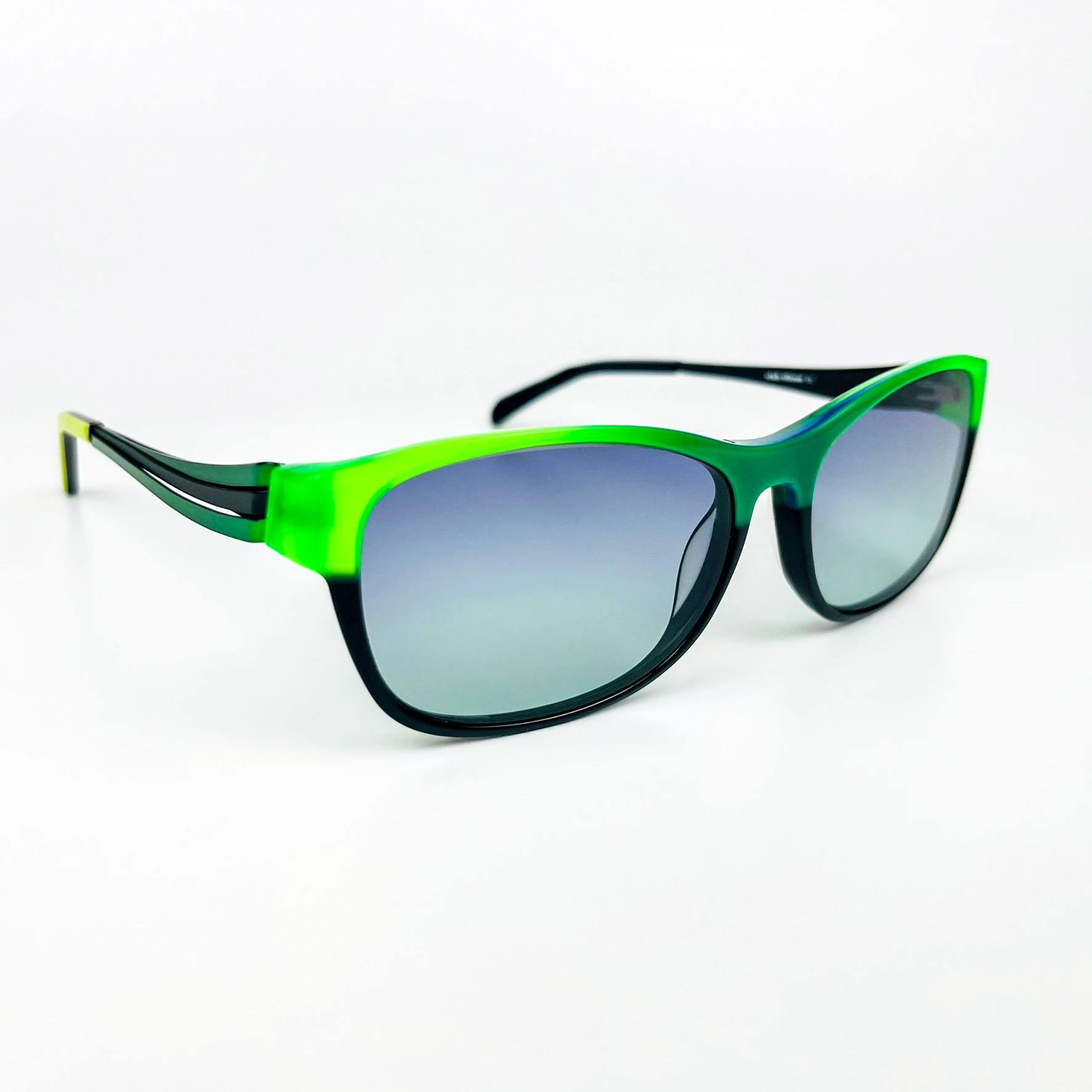 Vintage Güneş Gözlüğü – 2000’ler Retro – Yeşil Kemik Çerçeve, Mor-Mavi Degrade Cam