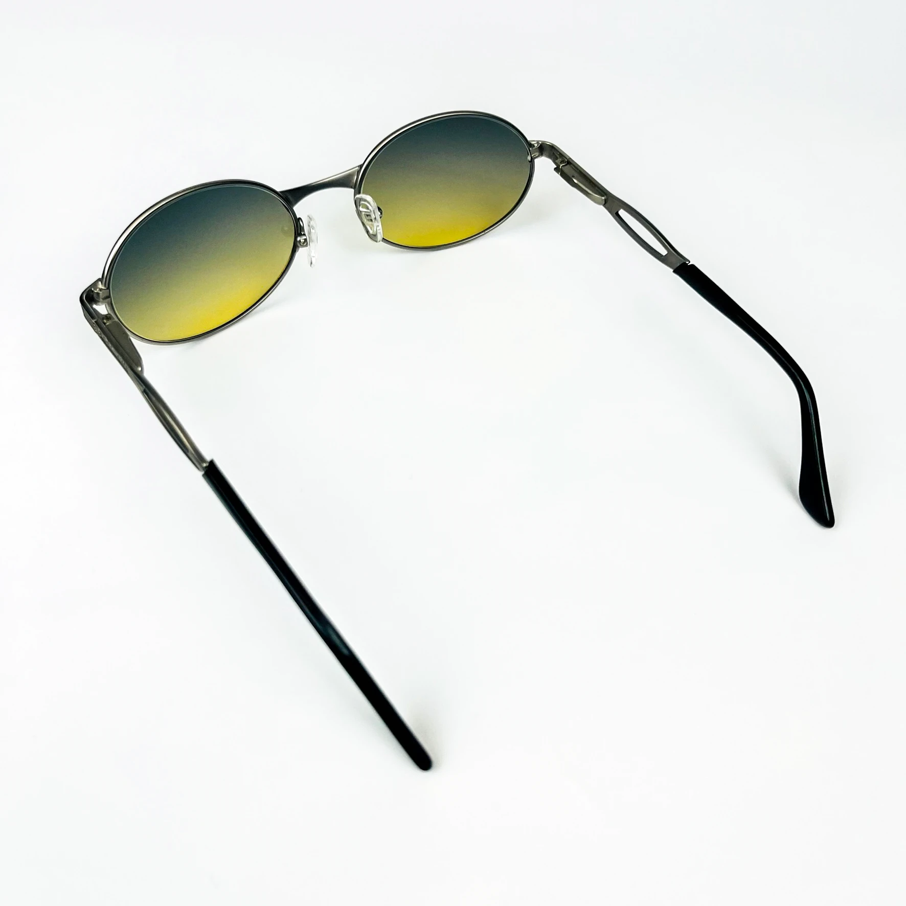 Vintage Güneş Gözlüğü – 90’lar Retro – Gümüş Metal Çerçeve, Yeşil Degrade Cam