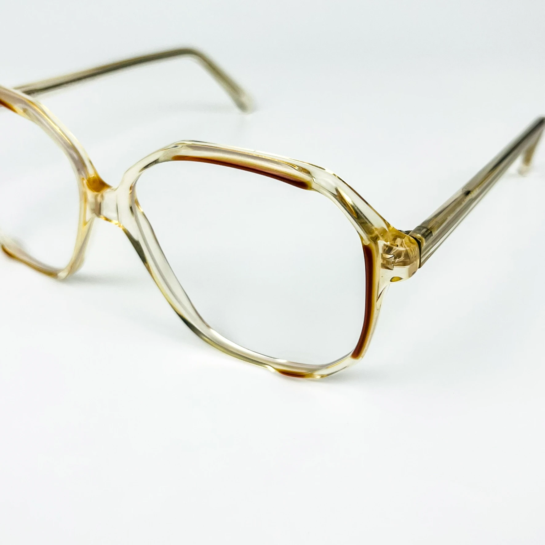 Mavi Işık Korumalı Vintage Gözlük – 70’ler Retro – Şeffaf Desenli Kemik Çerçeve