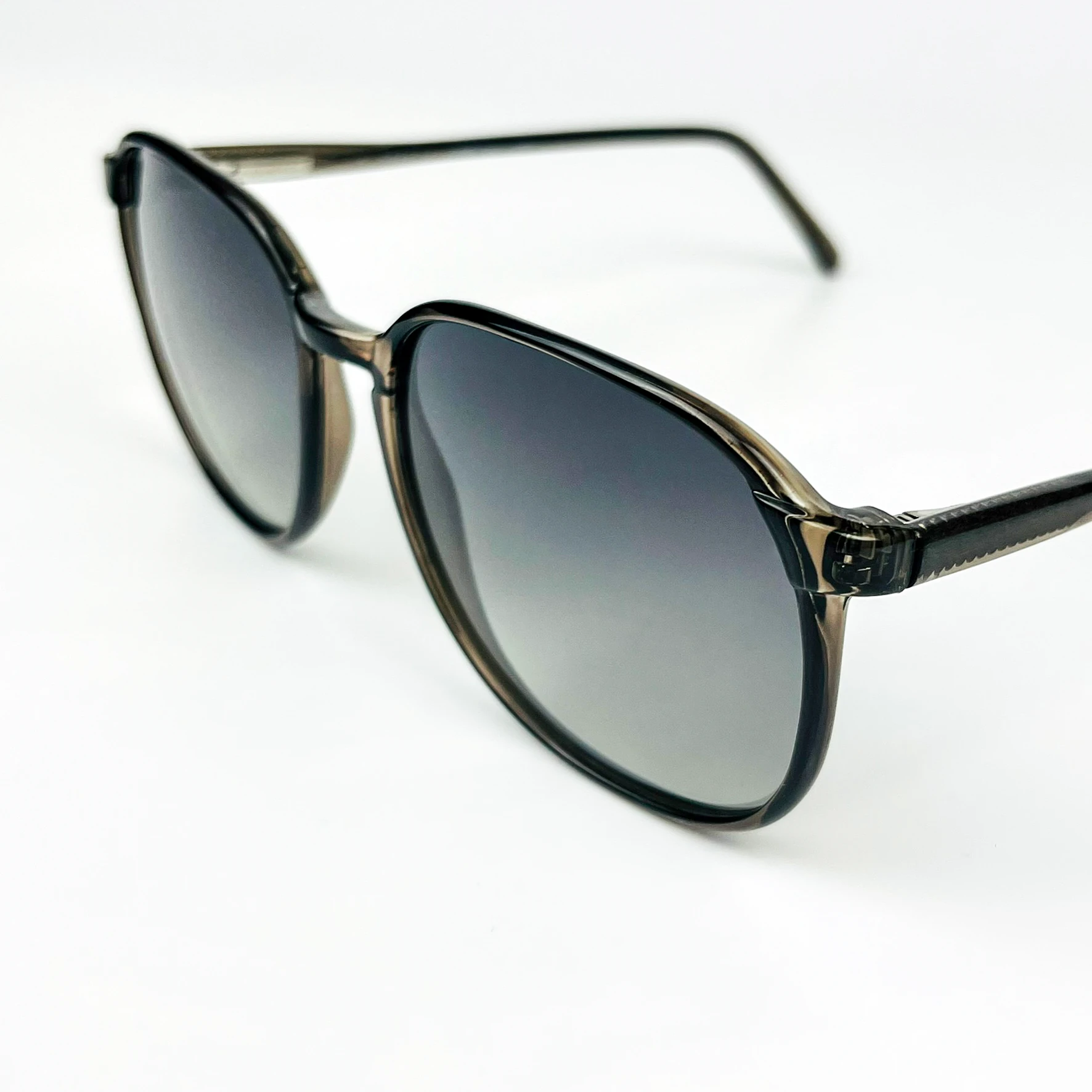Vintage Güneş Gözlüğü – 80’ler Retro – Kemik Çerçeve, Füme Yeşil Degrade Polarize Cam