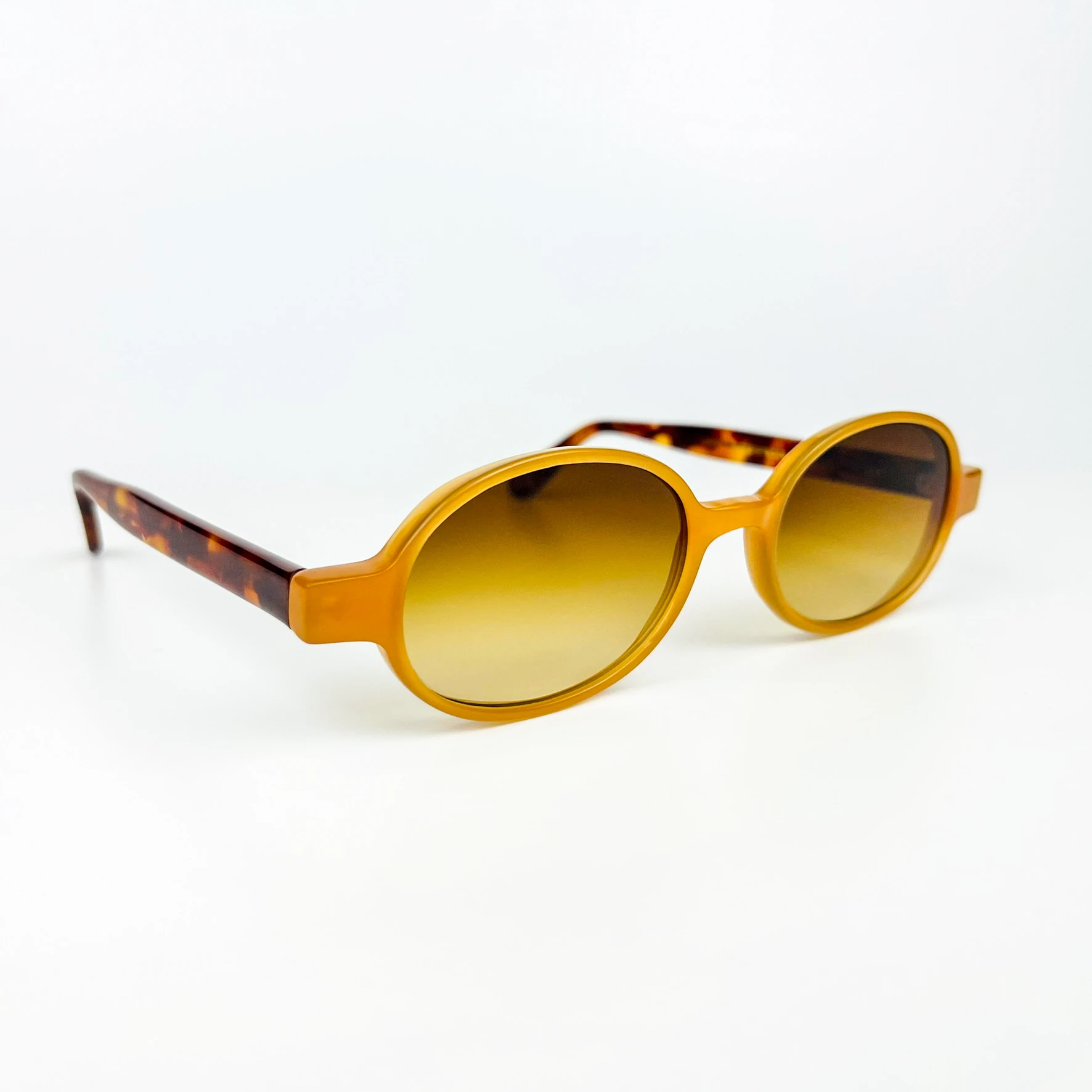 Vintage Güneş Gözlüğü – 2000’ler Retro – Kemik Çerçeve, Kahverengi Degrade Cam