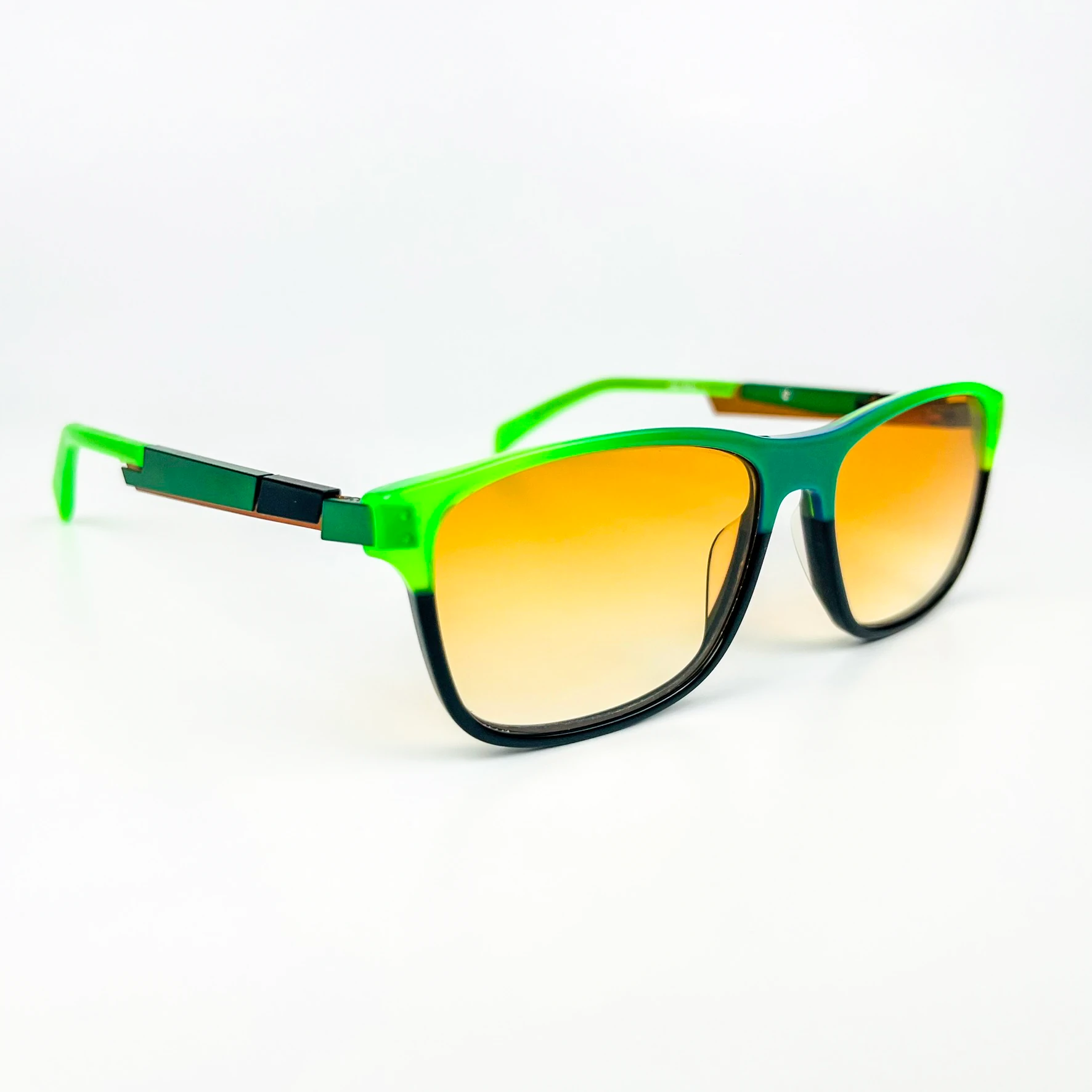 Vintage Güneş Gözlüğü – 2000’ler Retro – Yeşil Kemik Çerçeve, Turuncu Degrade Cam