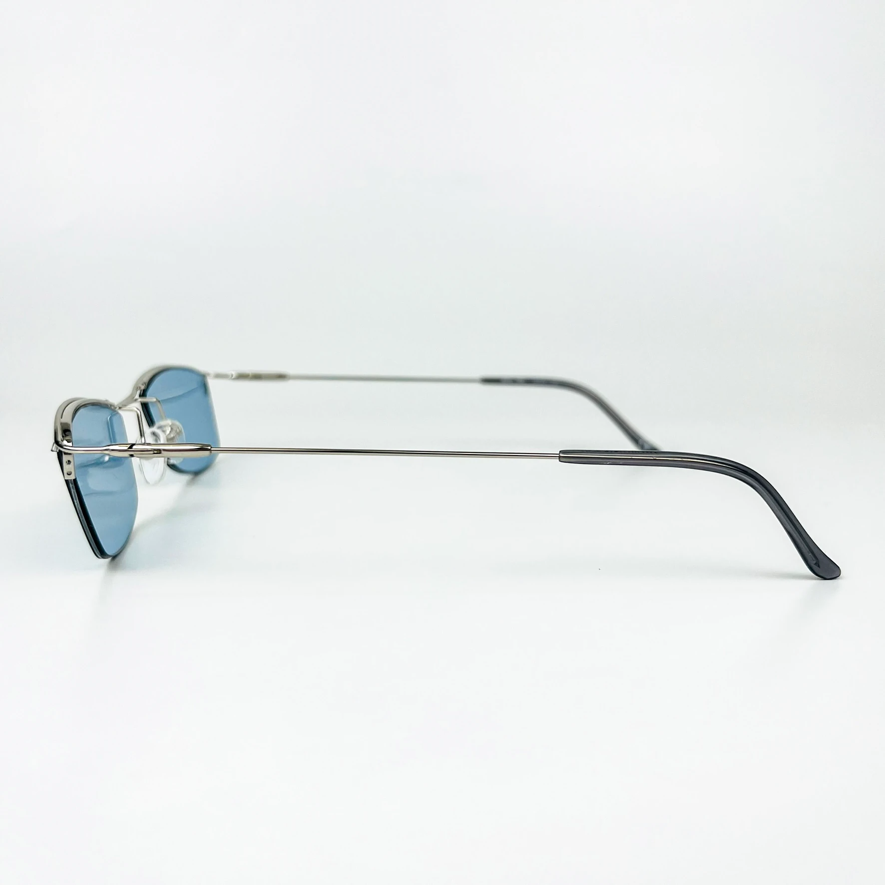 Vintage Güneş Gözlüğü – 90’lar Retro – Gümüş Metal Çerçeve, Mavi Cam