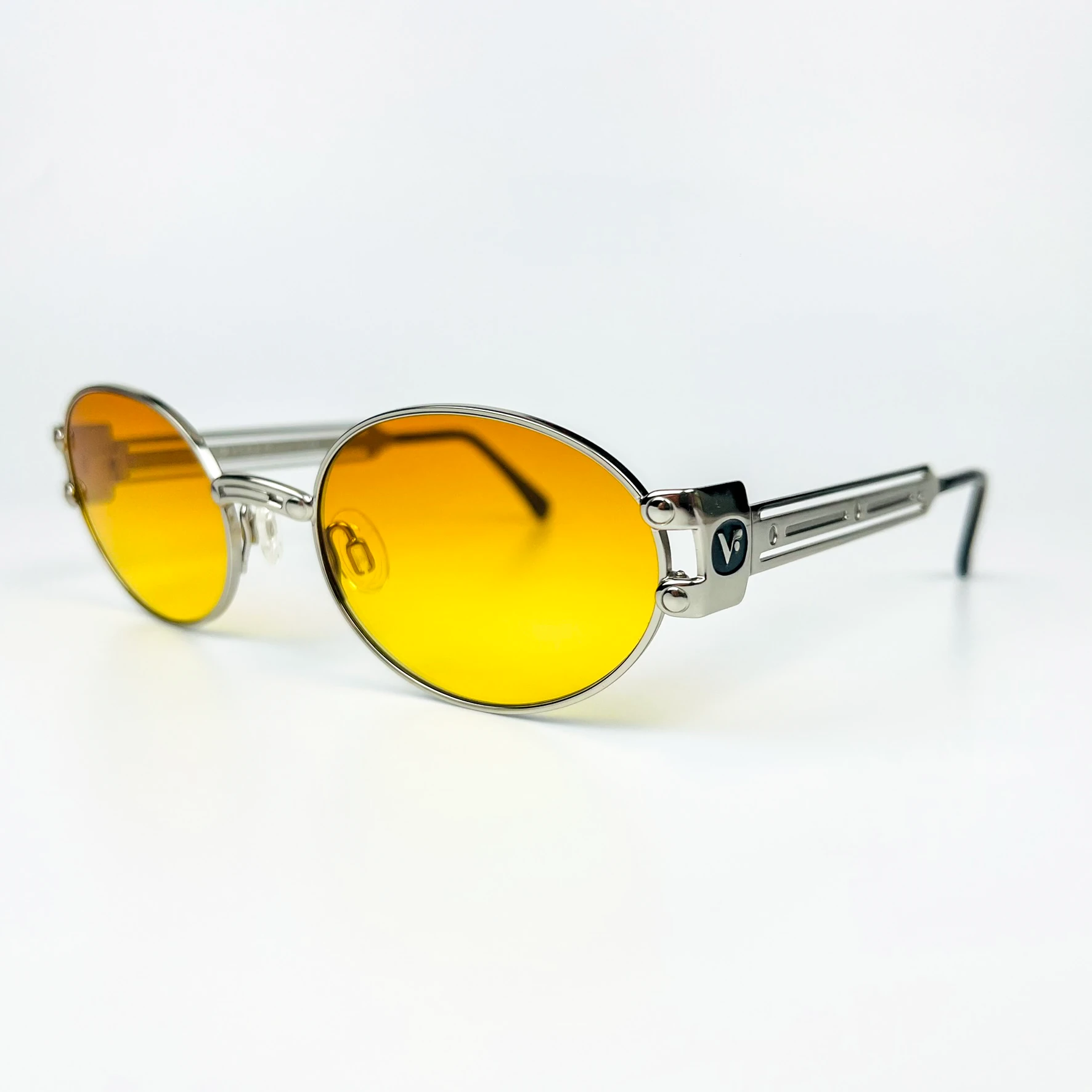 Vintage Güneş Gözlüğü – 90’lar Retro – Gümüş Metal Çerçeve, Turuncu Degrade Cam
