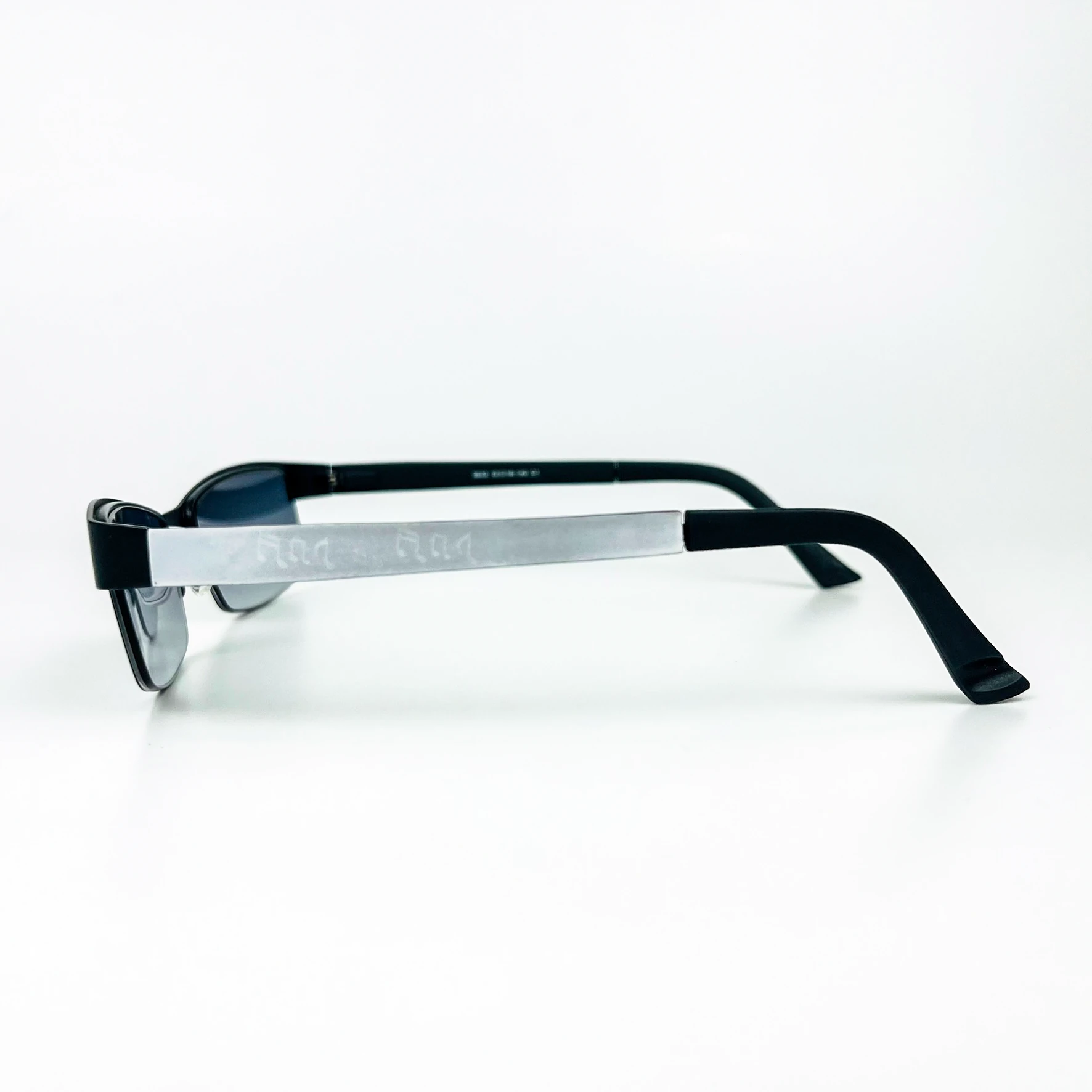 Vintage Güneş Gözlüğü – 2000’ler Retro – Metal Çerçeve, Siyah Degrade Cam