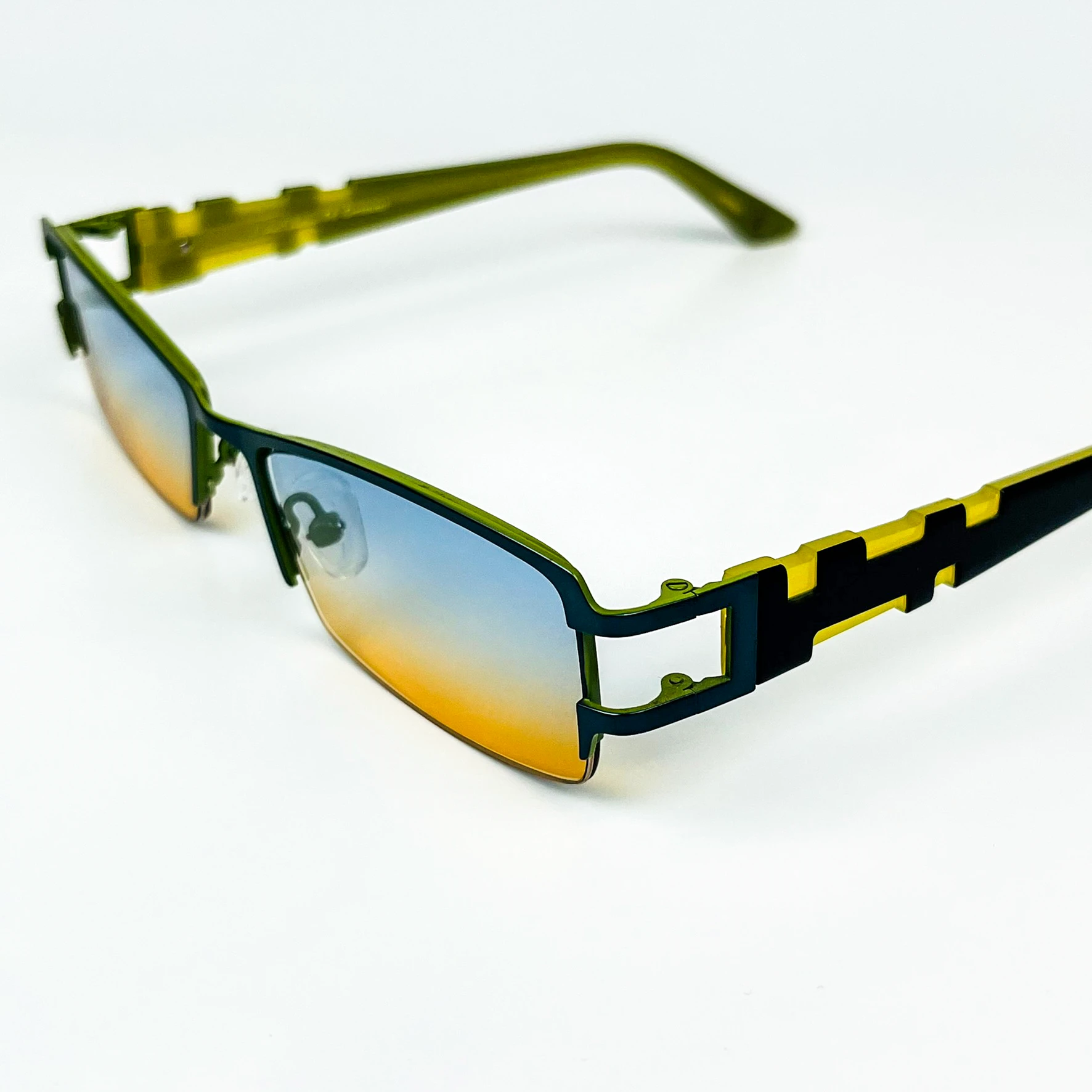 Vintage Güneş Gözlüğü – 2000’ler Retro – Metal Çerçeve, Mavi-Turuncu Degrade Cam