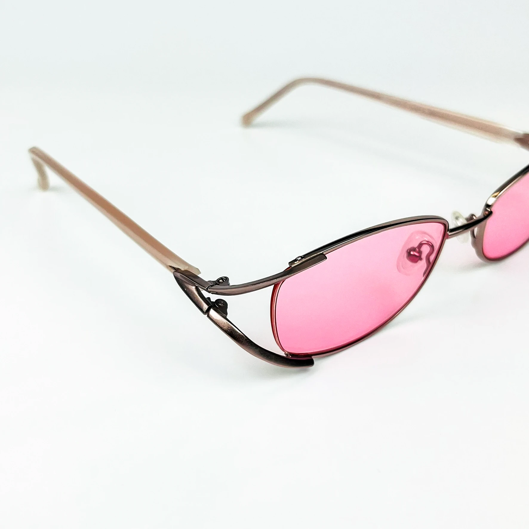 Vintage Güneş Gözlüğü – 90’lar Retro – Metal Pembe Çerçeve, Pembe Cam