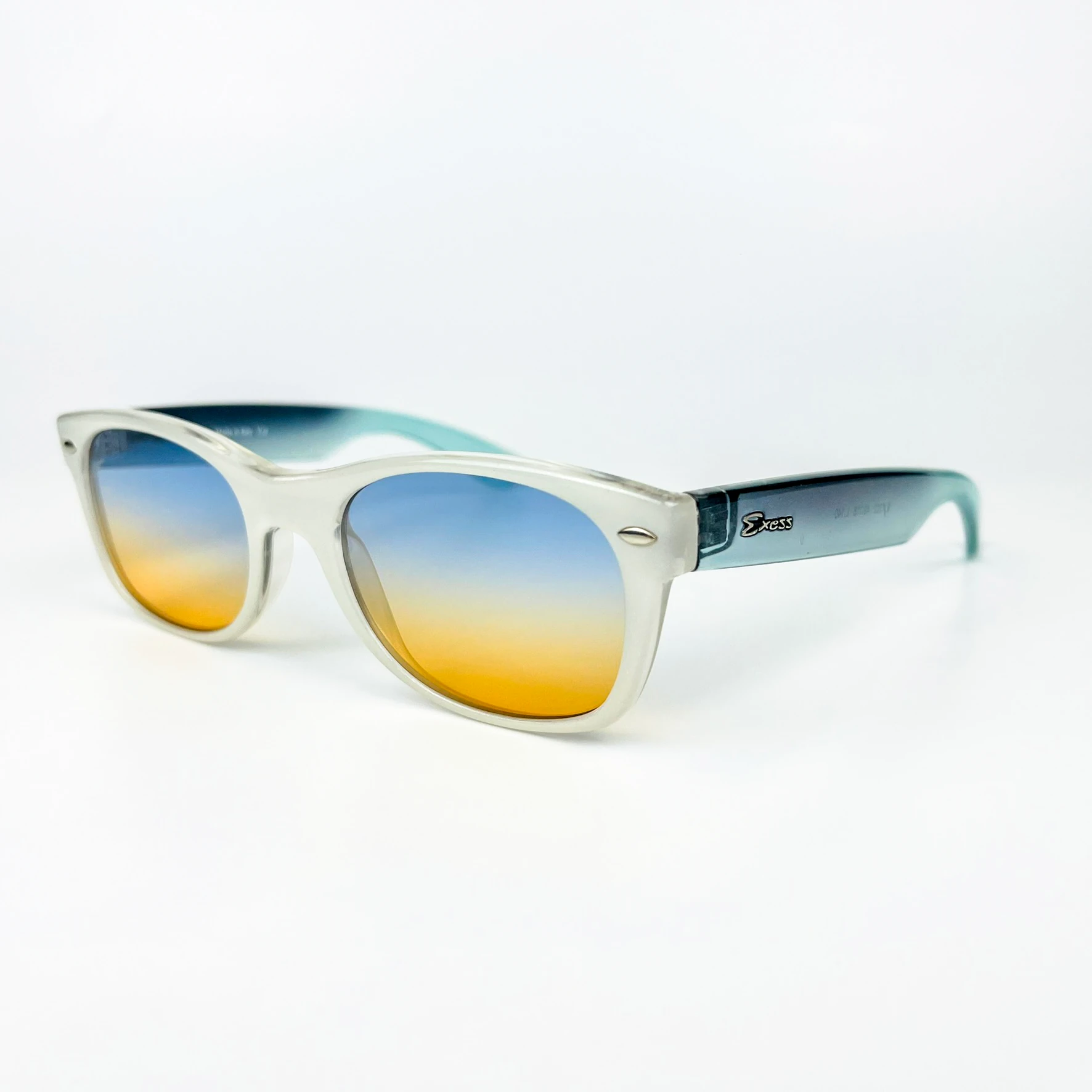 Vintage Güneş Gözlüğü – 2000'ler Retro – Kemik Çerçeve, Mavi-Turuncu Degrade Cam