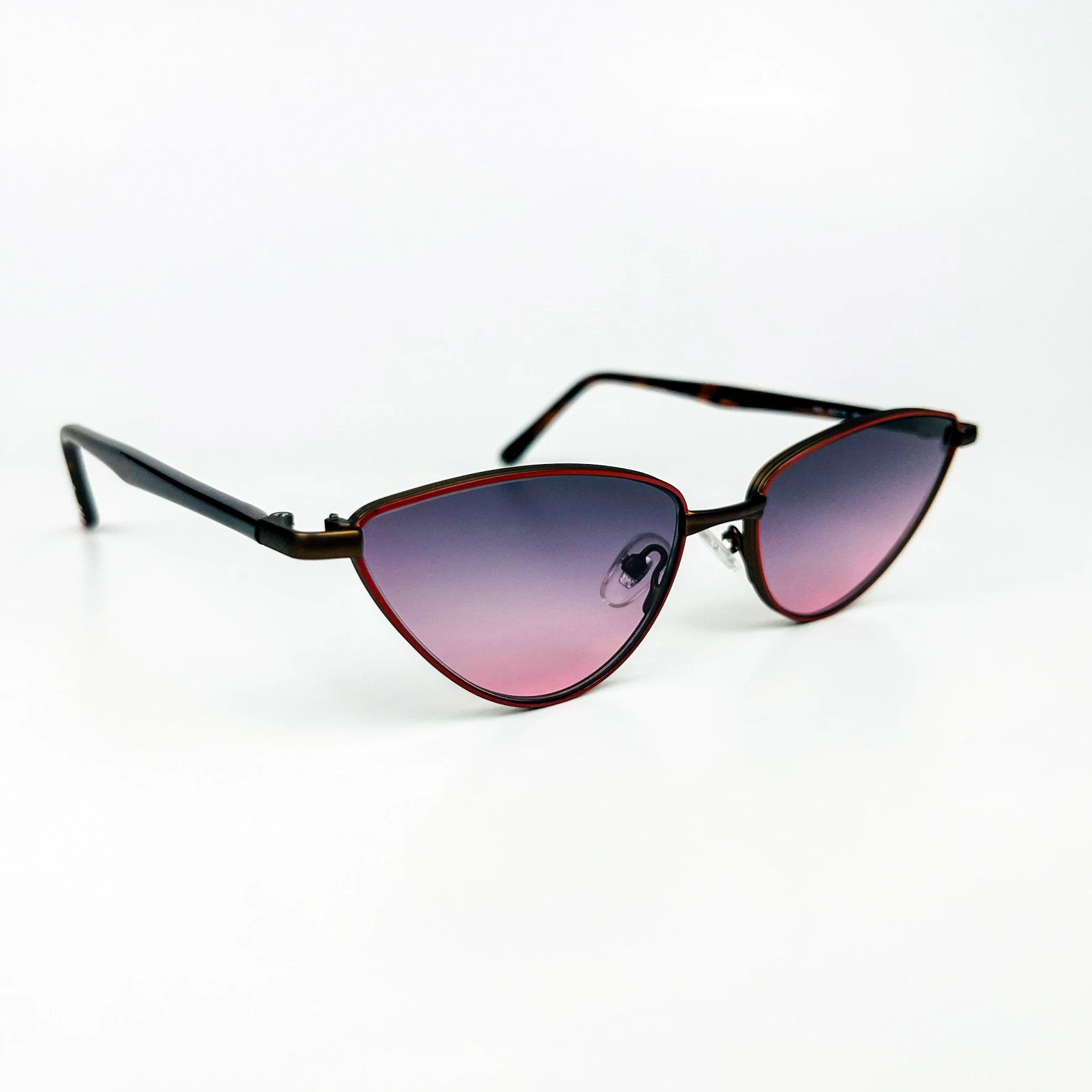 Vintage Güneş Gözlüğü – 2000’ler Retro – Kırmızı Metal Çerçeve, Mor Degrade Cam
