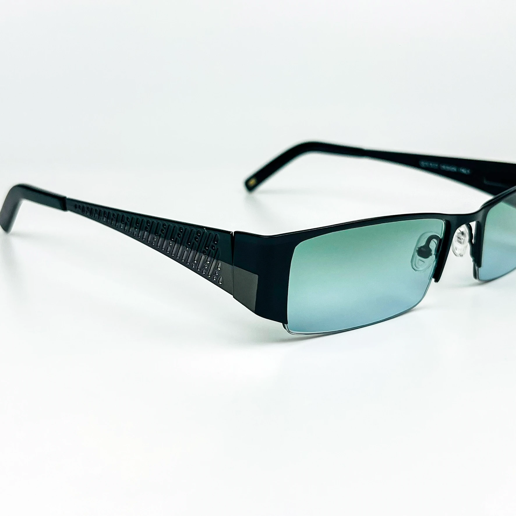 Vintage Güneş Gözlüğü – 2000’ler Retro – Siyah Metal Çerçeve, Turkuaz Cam