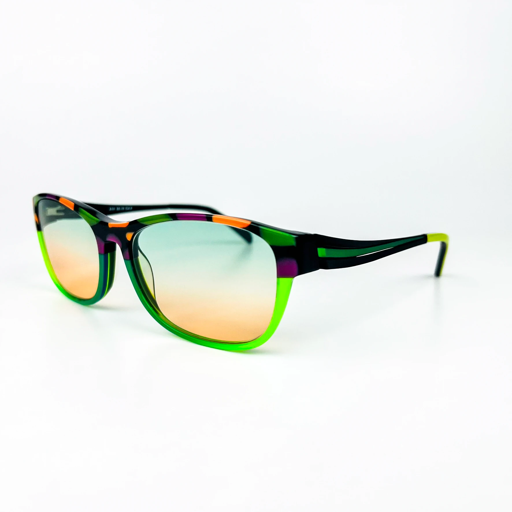 Vintage Güneş Gözlüğü – 2000’ler Retro – Desenli Kemik Çerçeve, Yeşil-Turuncu Degrade Cam