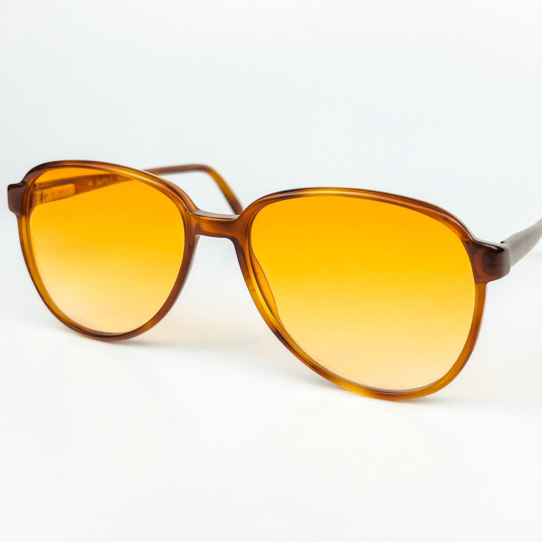 Vintage Güneş Gözlüğü – 70’ler Retro Kahverengi Kemik Çerçeve & Turuncu Degrade Cam OSV719
