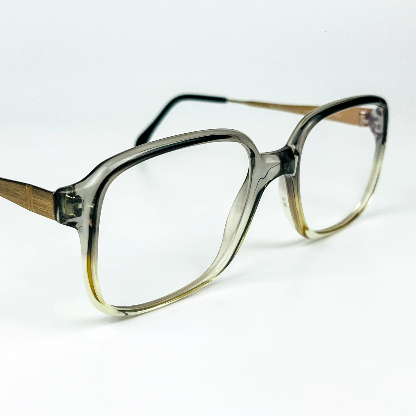 Mavi Işık Korumalı Vintage Gözlük – Retro – Şeffaf Kemik Çerçeve