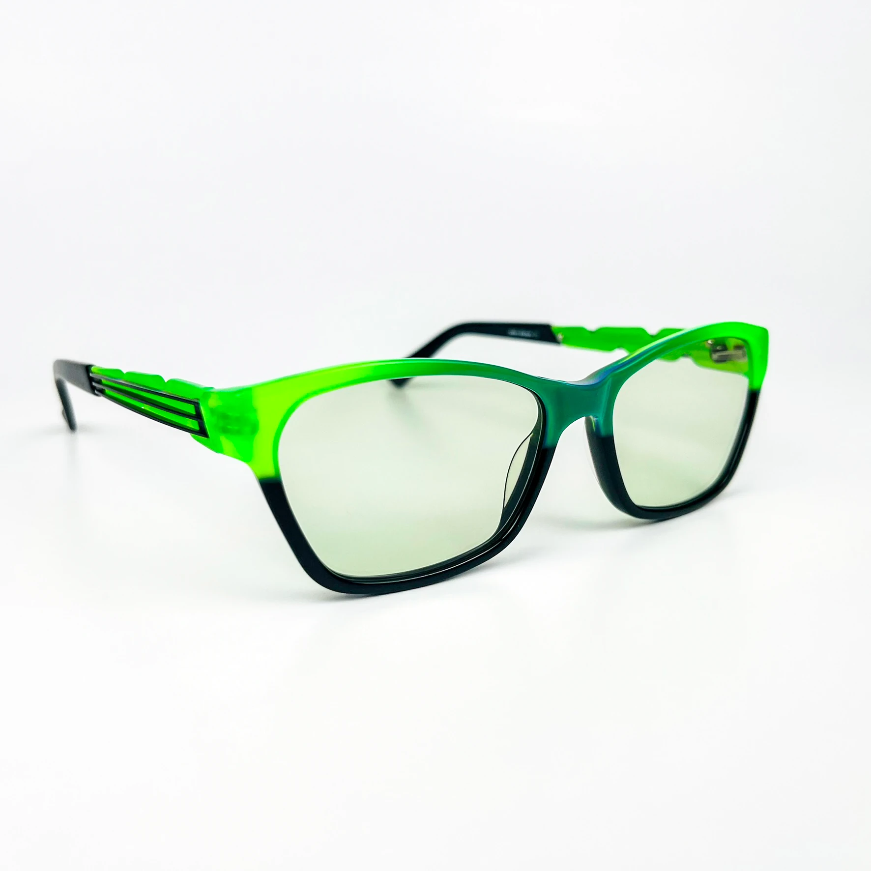 Vintage Güneş Gözlüğü – 2000’ler Retro – Kemik Çerçeve, Açık Yeşil Cam