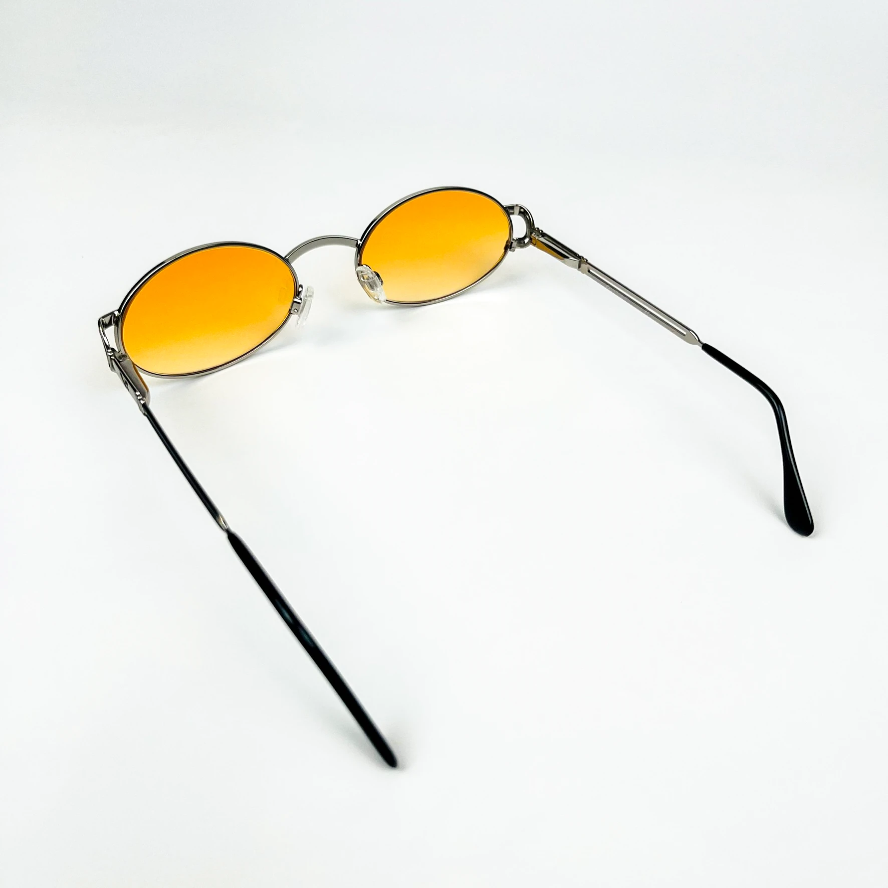 Vintage Güneş Gözlüğü – 90’lar Retro – Gümüş Metal Çerçeve, Turuncu Degrade Cam