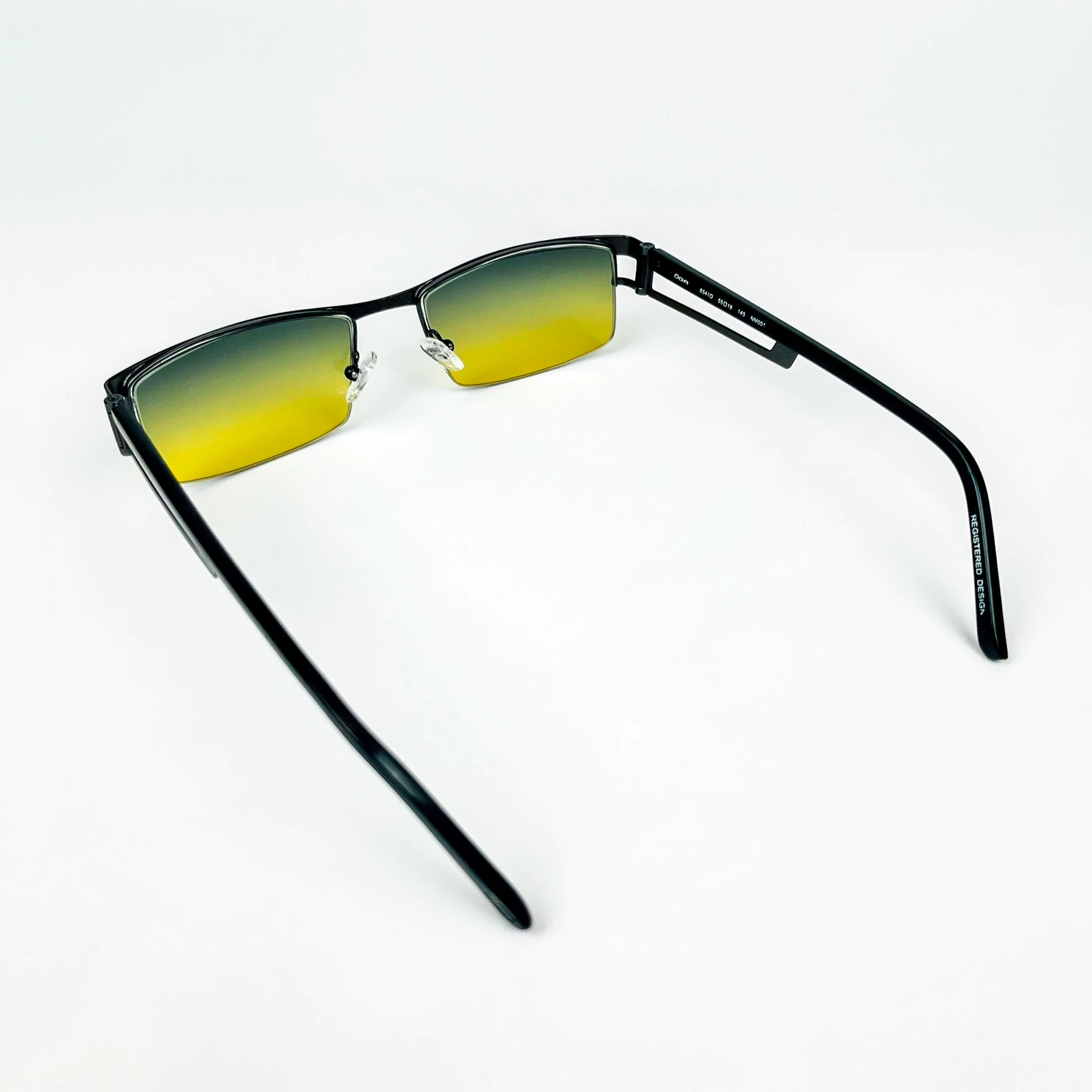 Vintage Güneş Gözlüğü – 2000’ler Retro – Siyah Metal Çerçeve, Yeşil Degrade Cam