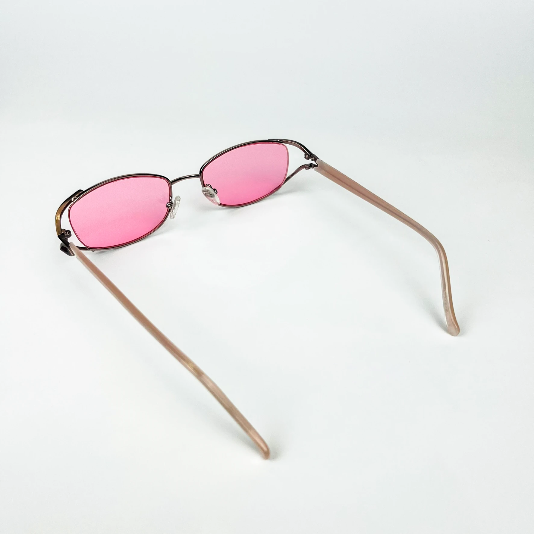 Vintage Güneş Gözlüğü – 90’lar Retro – Metal Pembe Çerçeve, Pembe Cam