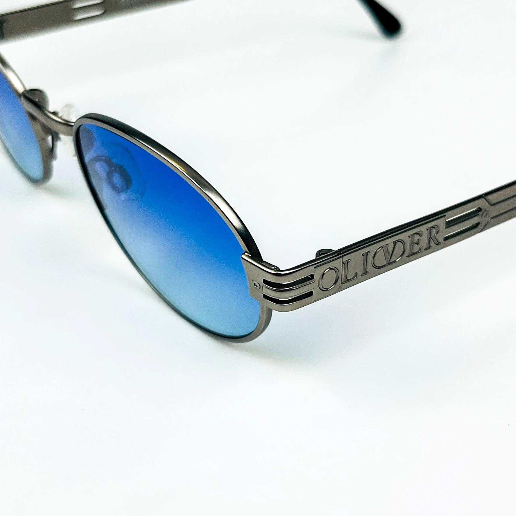 Vintage Güneş Gözlüğü – 90’lar Retro – Gümüş Metal Çerçeve, Mavi Degrade Cam