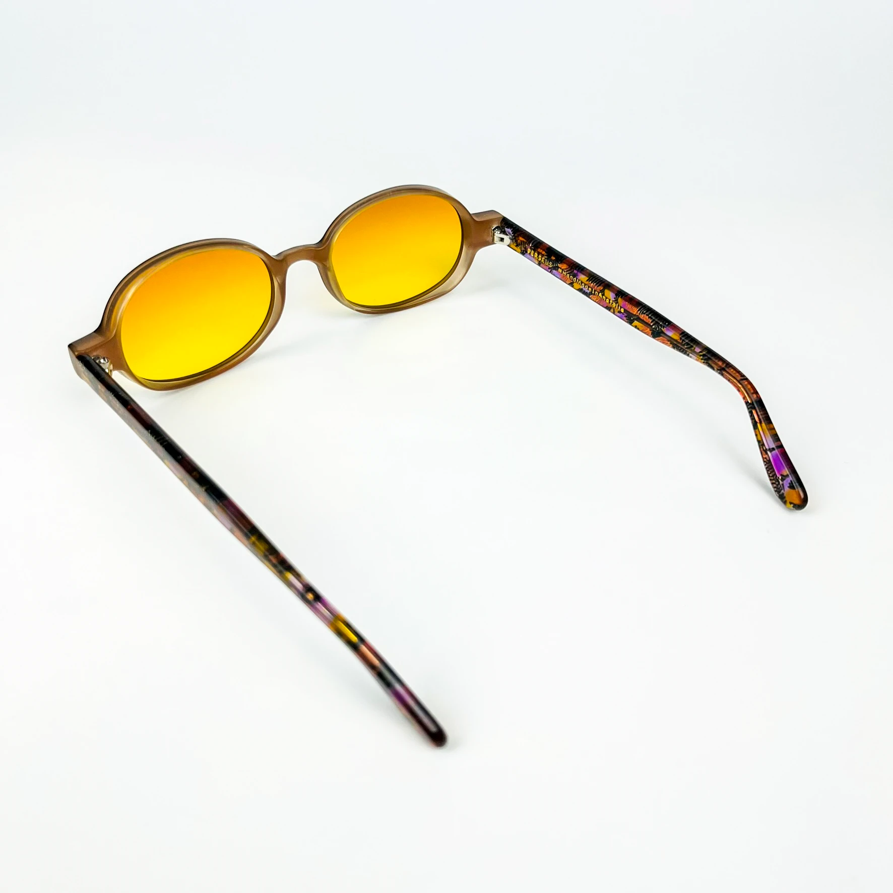 Vintage Güneş Gözlüğü – 2000’ler Retro – Kemik Çerçeve, Turuncu Degrade Cam