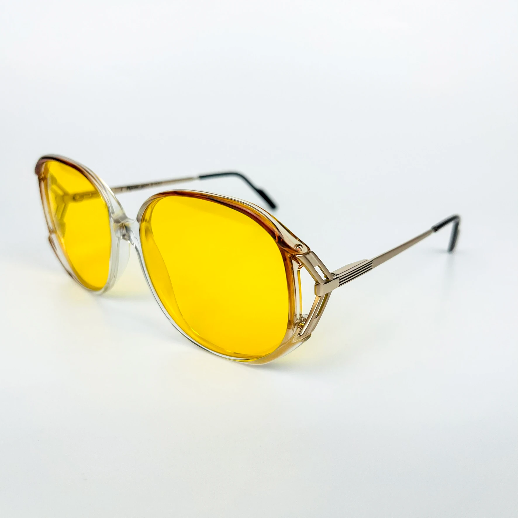 Vintage Güneş Gözlüğü – 70’ler Retro Şeffaf Kahverengi Kemik Çerçeve & Sarı Polarize Camlı Gözlük OSV713