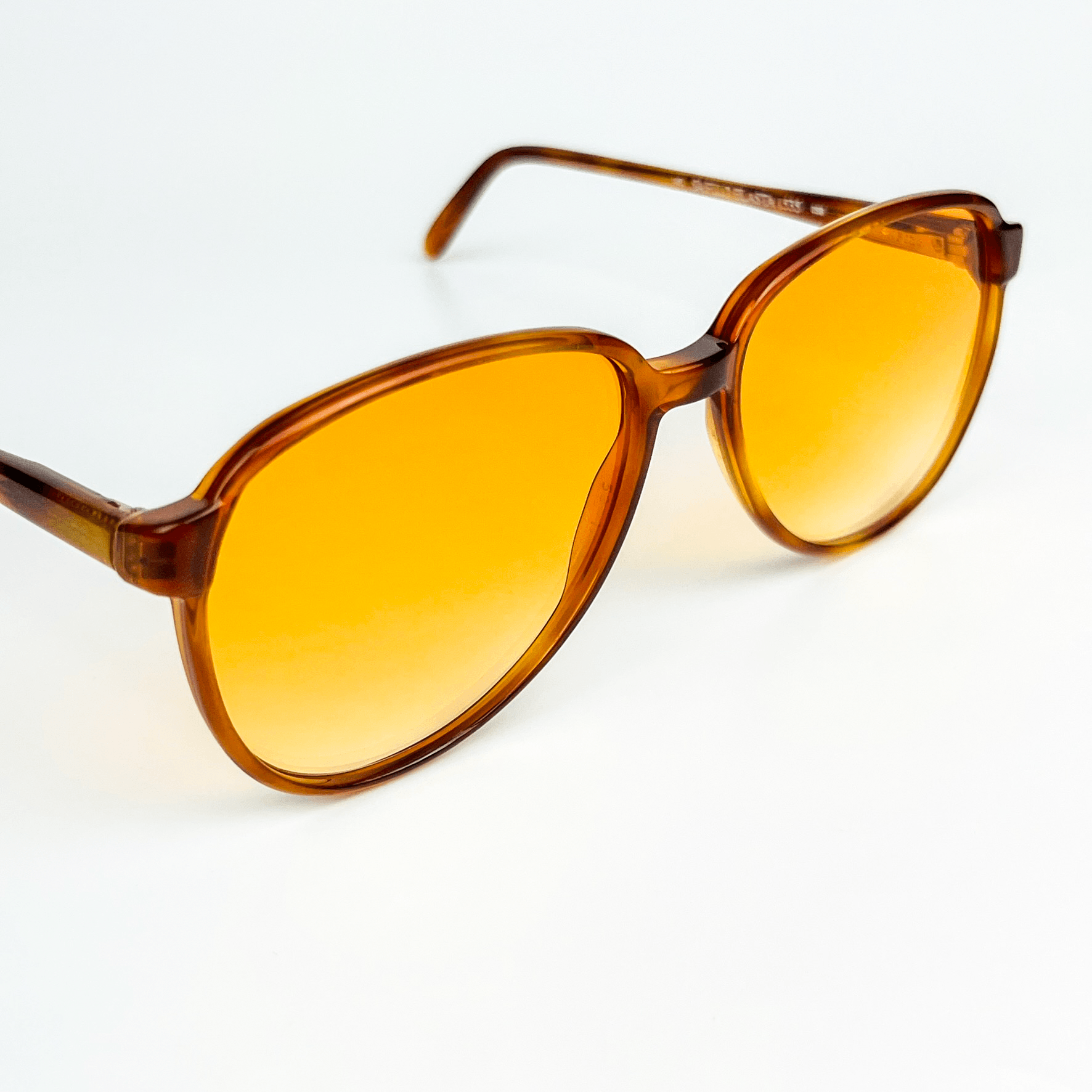 Vintage Güneş Gözlüğü – 70’ler Retro Kahverengi Kemik Çerçeve & Turuncu Degrade Cam OSV719