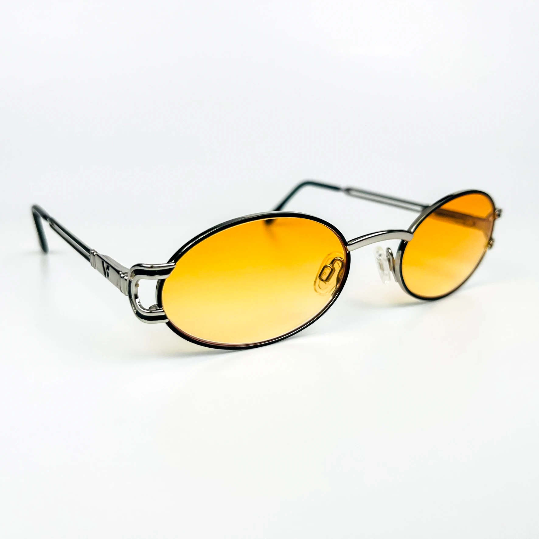 Vintage Güneş Gözlüğü – 90’lar Retro – Gümüş Metal Çerçeve, Turuncu Degrade Cam