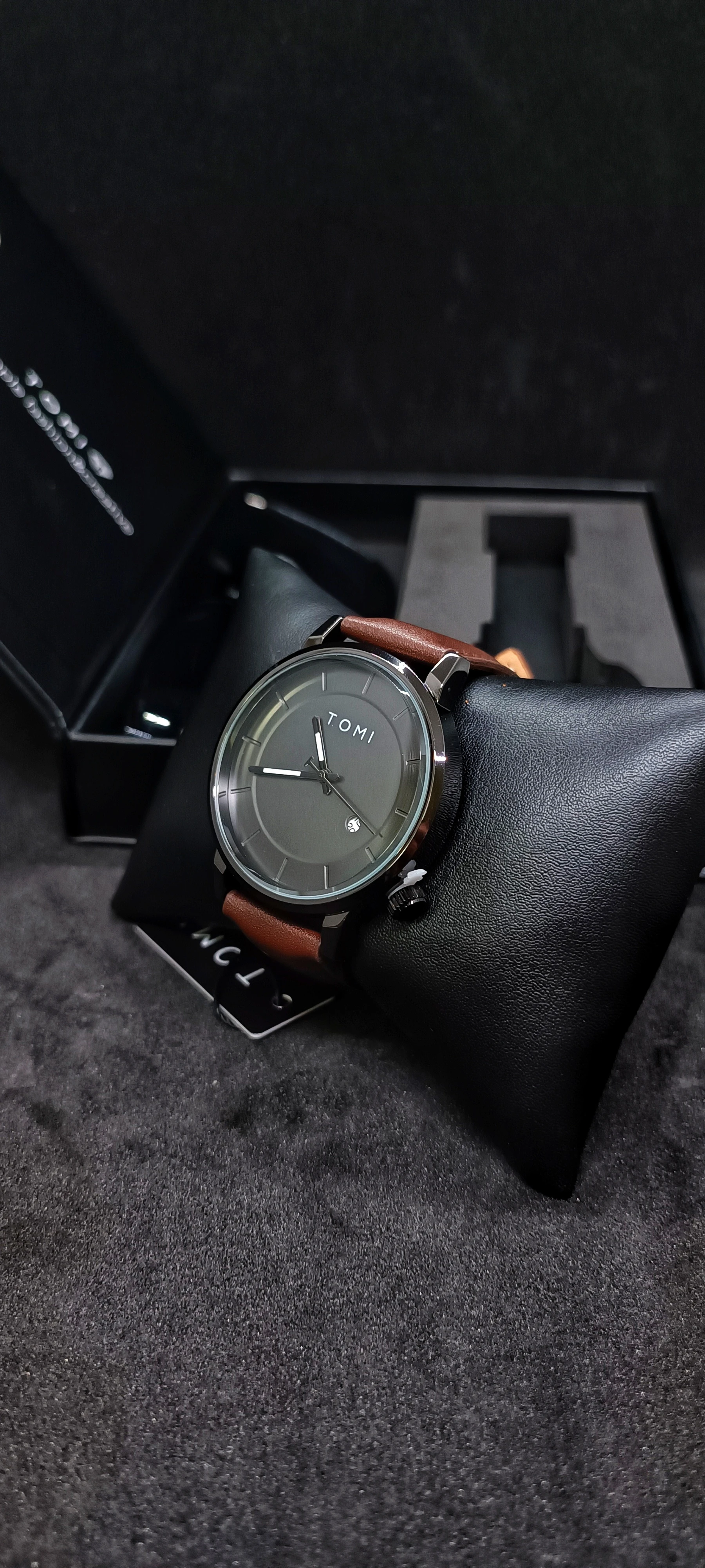 Tomi Orijinal Erkek Kol Saati ve Gözlük Seti 