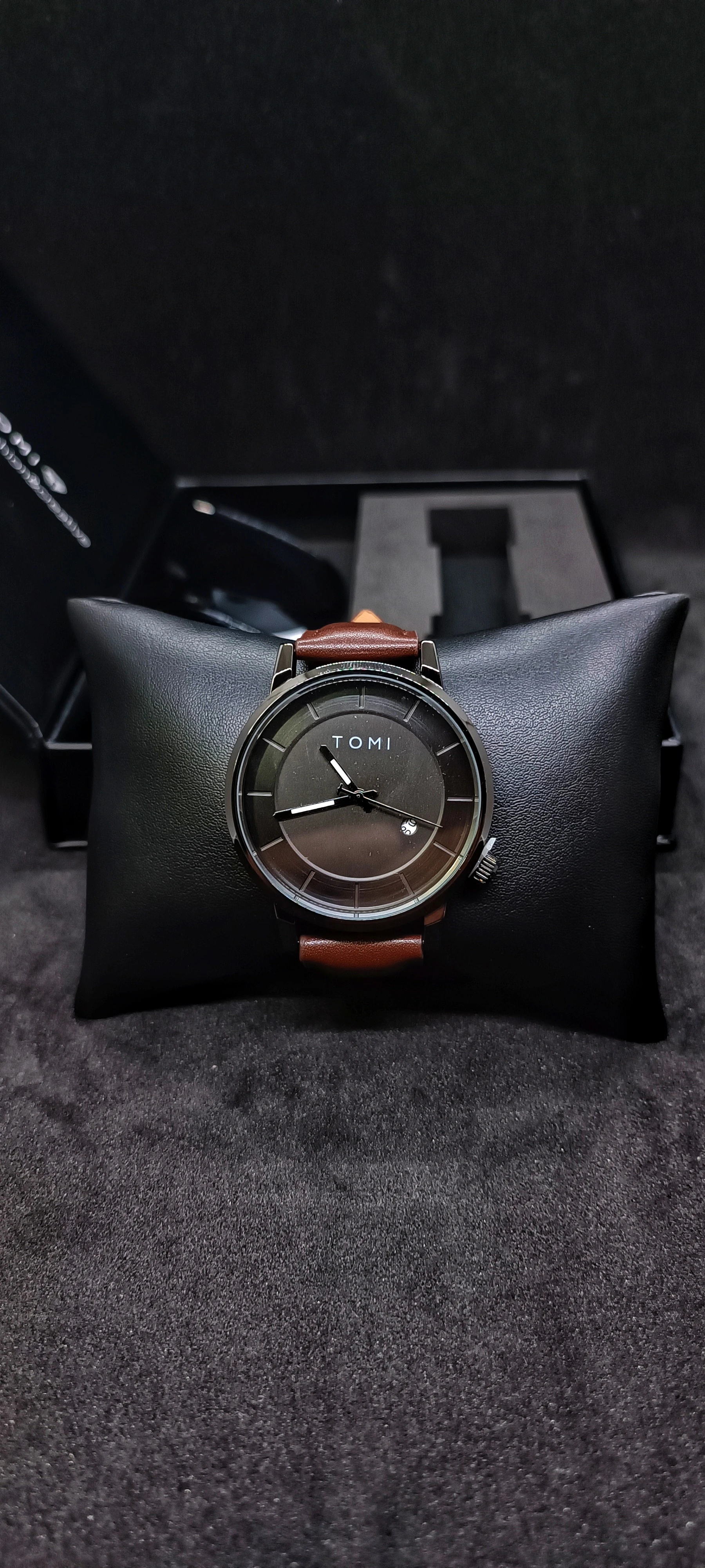Tomi Orijinal Erkek Kol Saati ve Gözlük Seti 