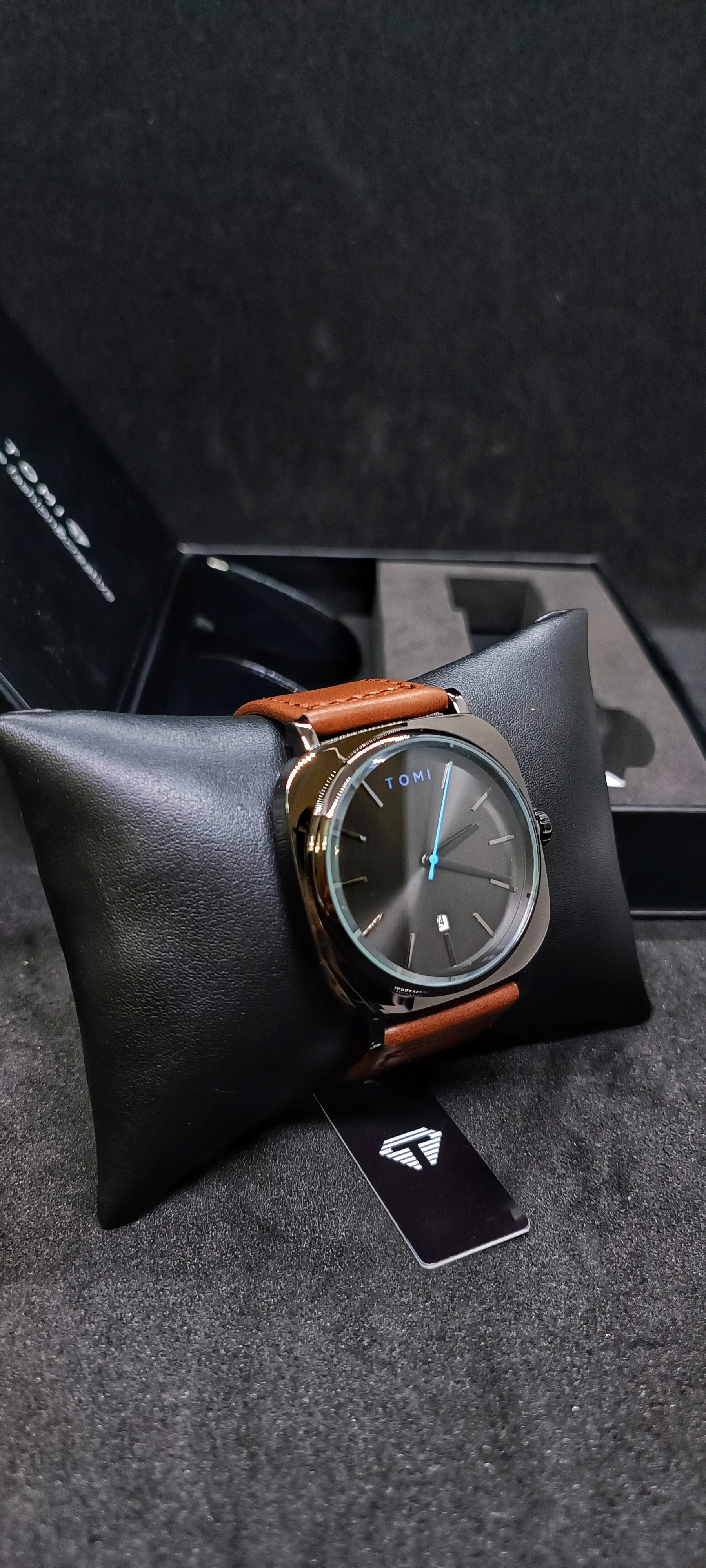 Tomi Orijinal Erkek Kol Saati ve Gözlük Seti 