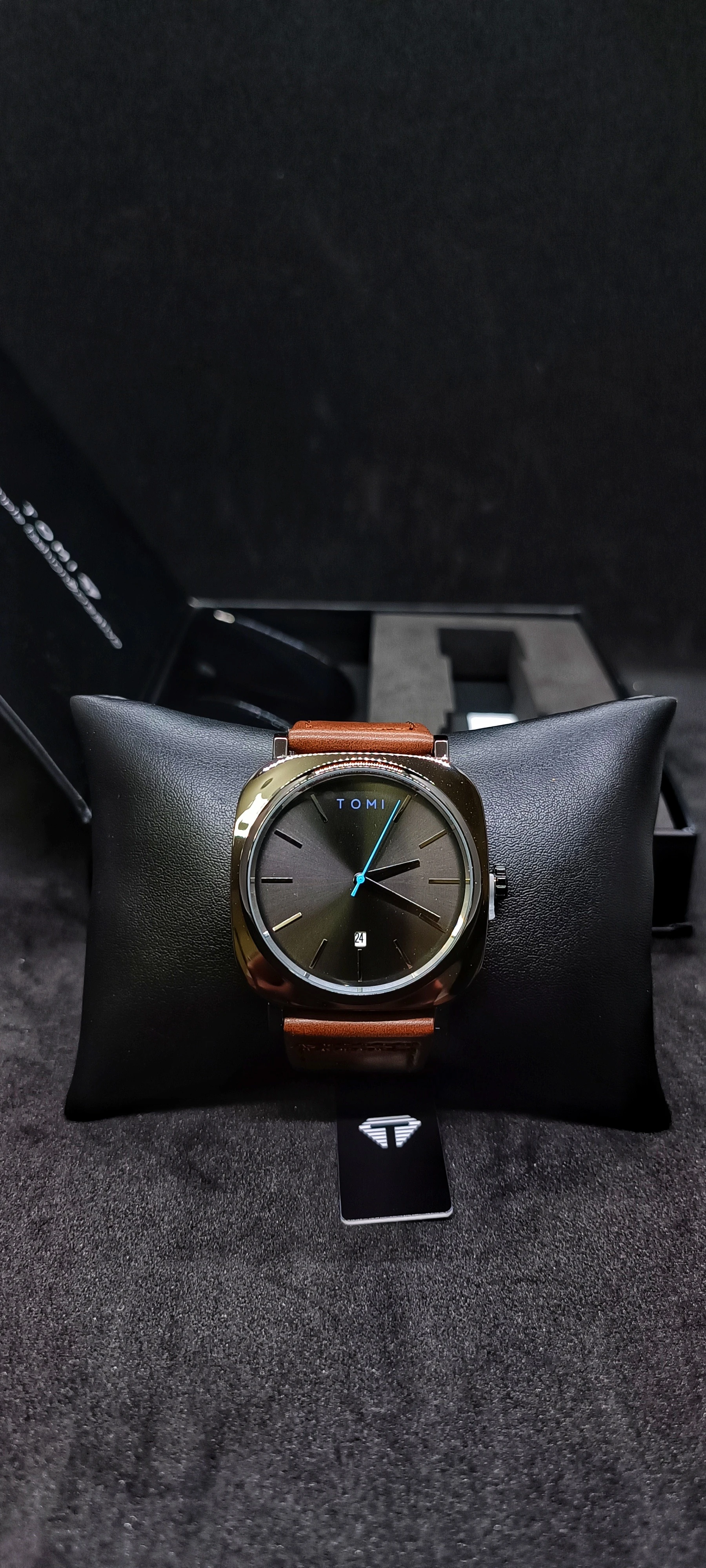 Tomi Orijinal Erkek Kol Saati ve Gözlük Seti 