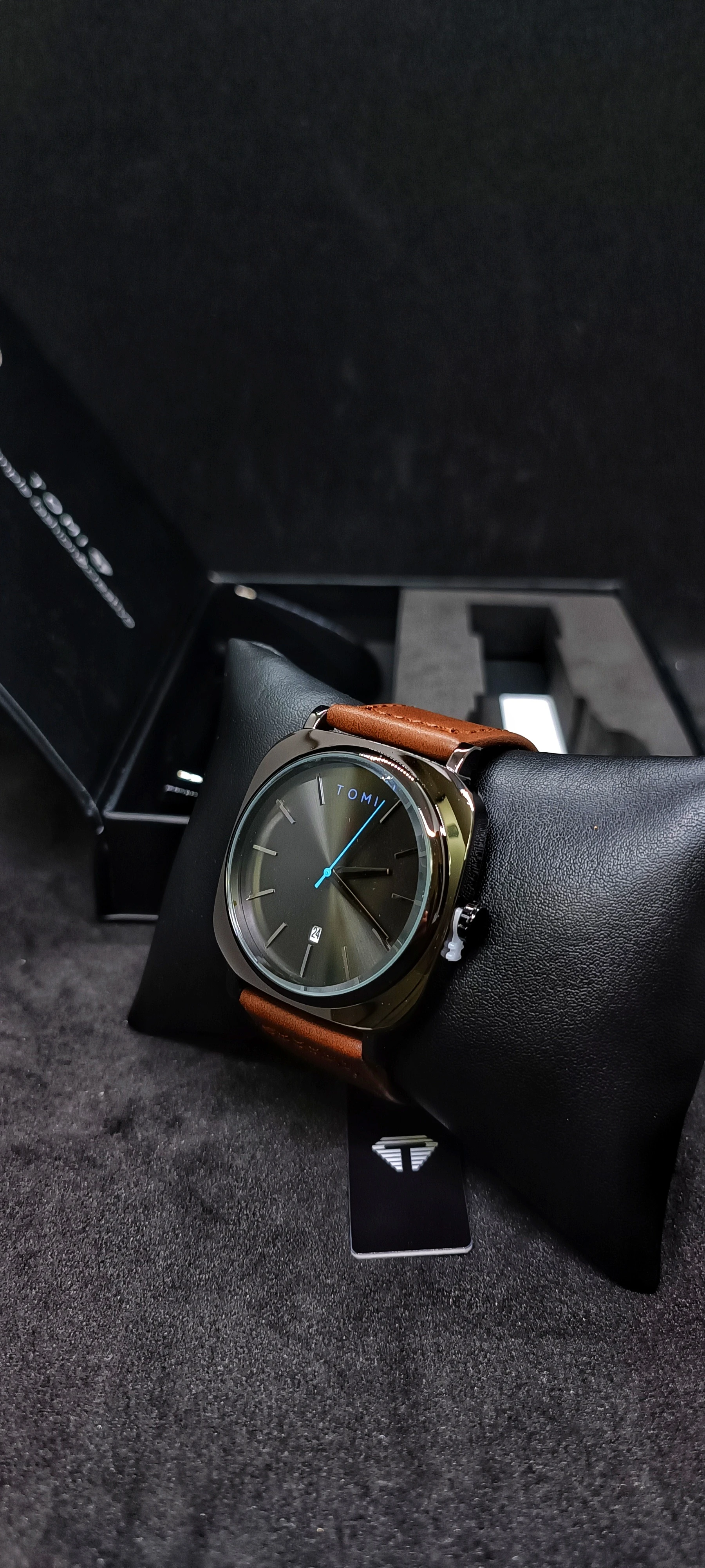 Tomi Orijinal Erkek Kol Saati ve Gözlük Seti 