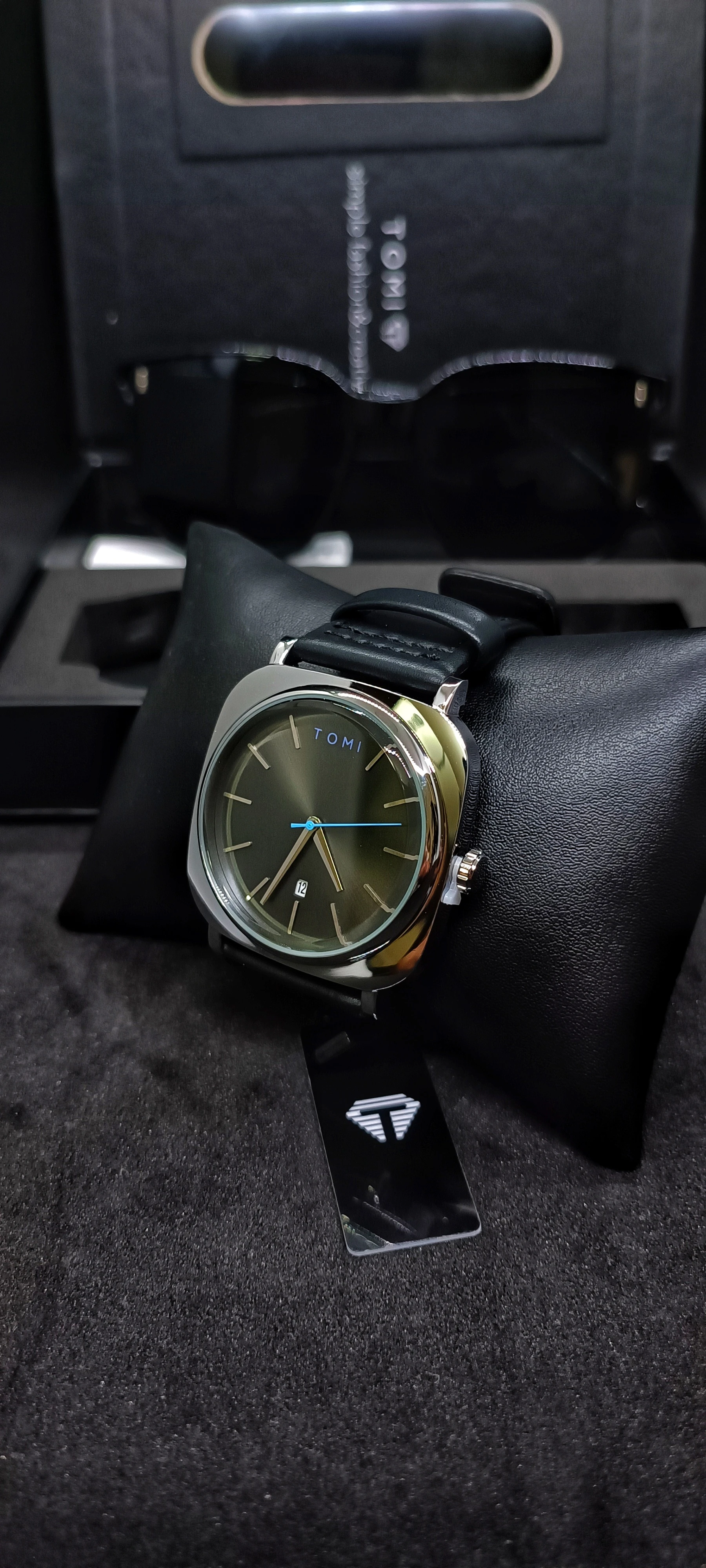 Tomi Orijinal Erkek Kol Saati ve Gözlük Seti