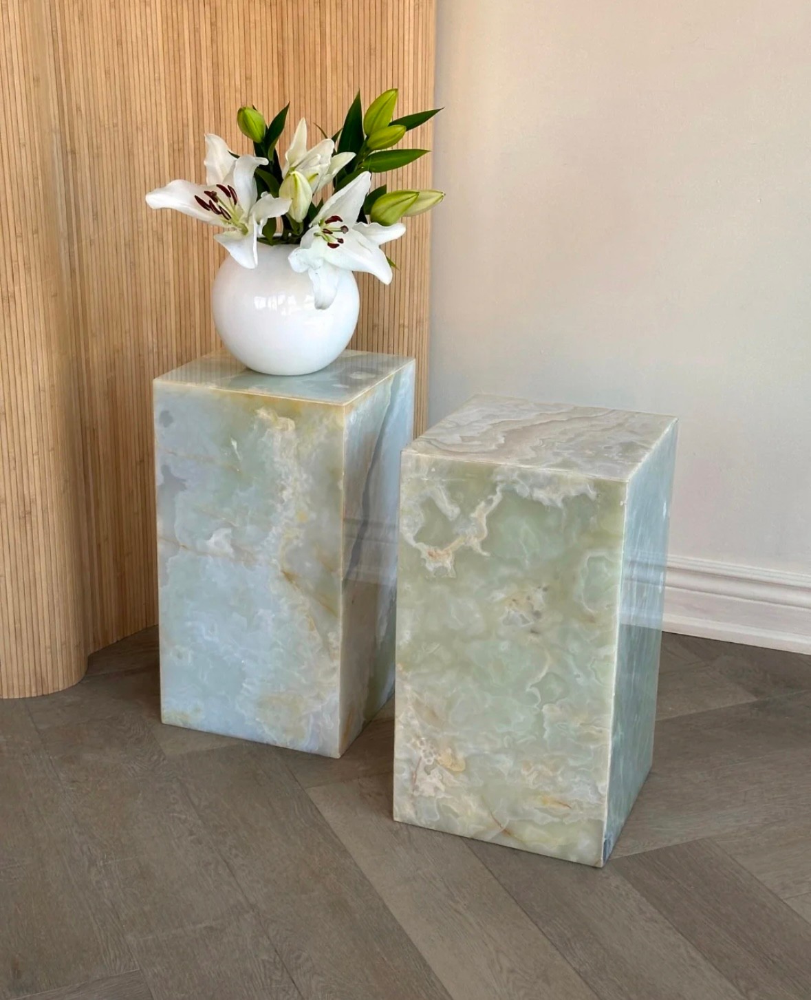 GREEN ONYX PLINTH