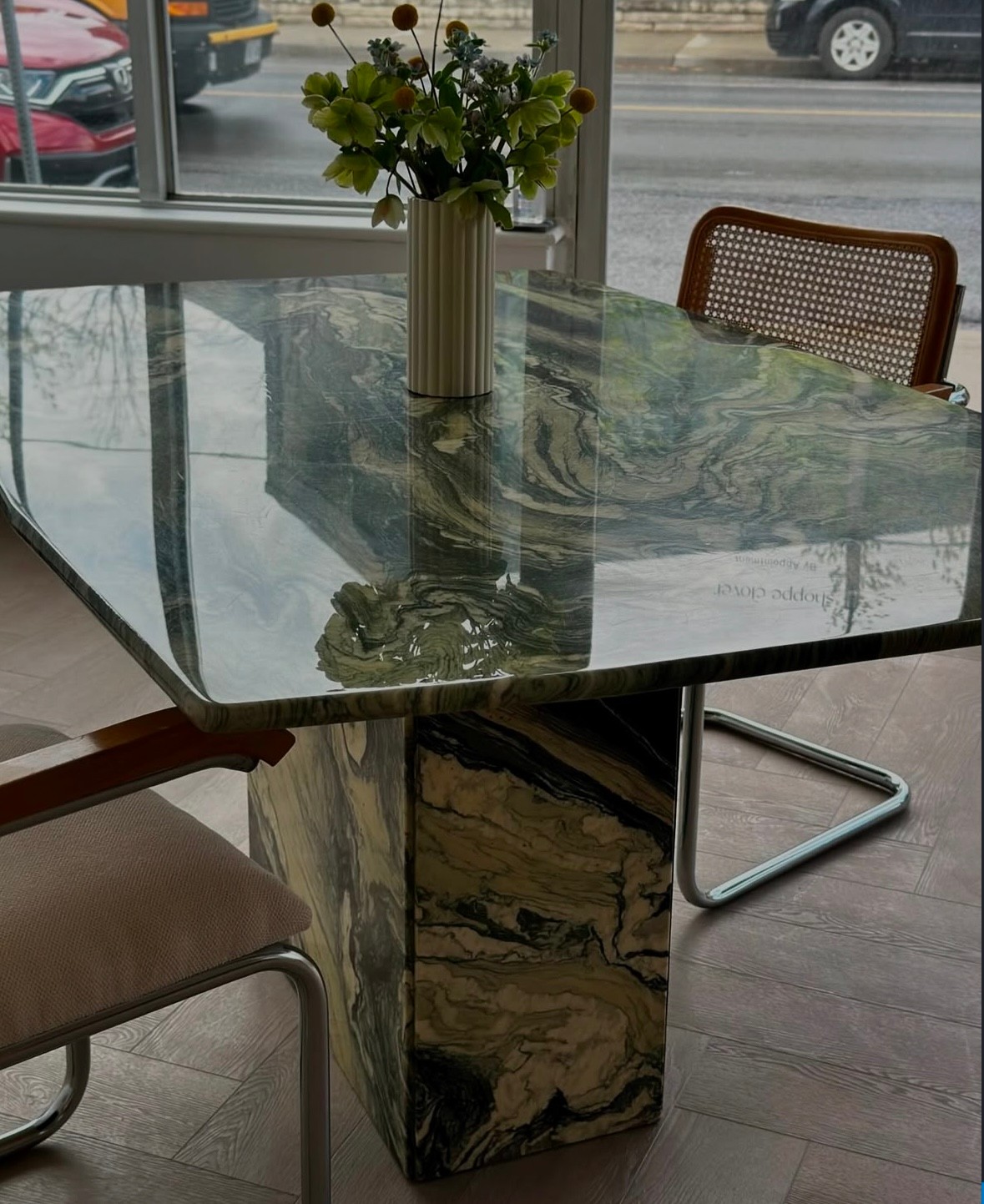 CARA DINING TABLE 