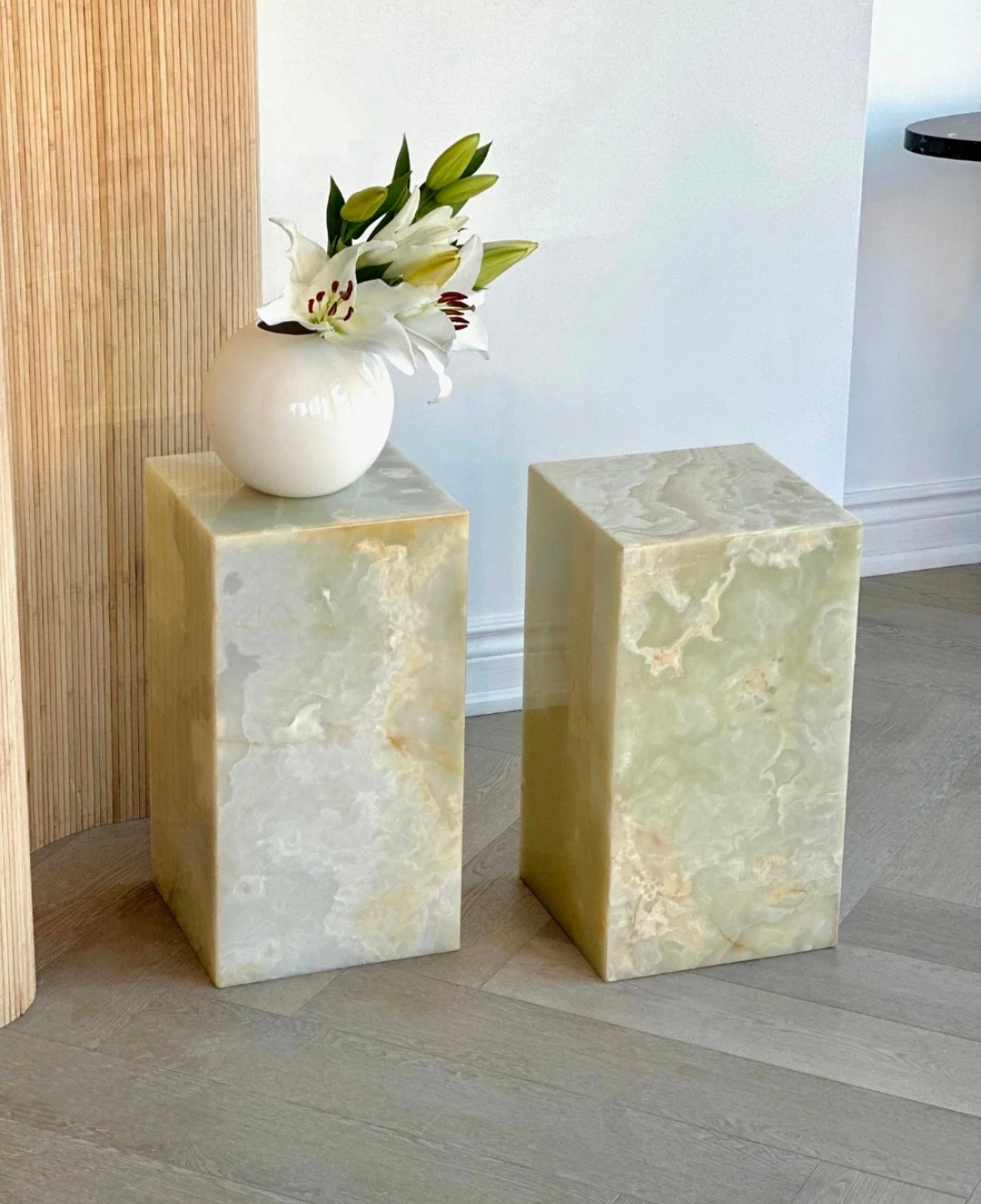GREEN ONYX PLINTH