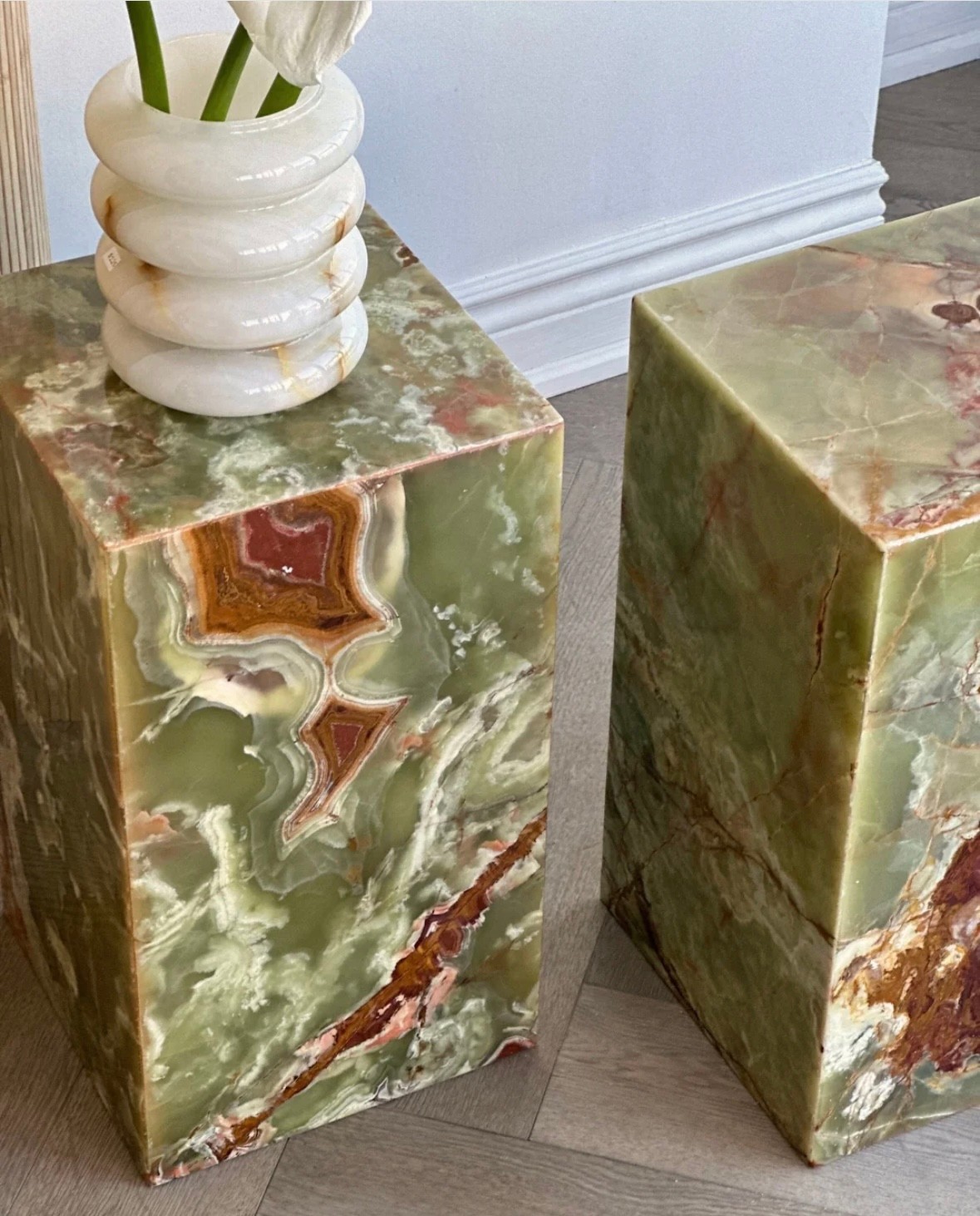 GREEN ONYX PLINTH