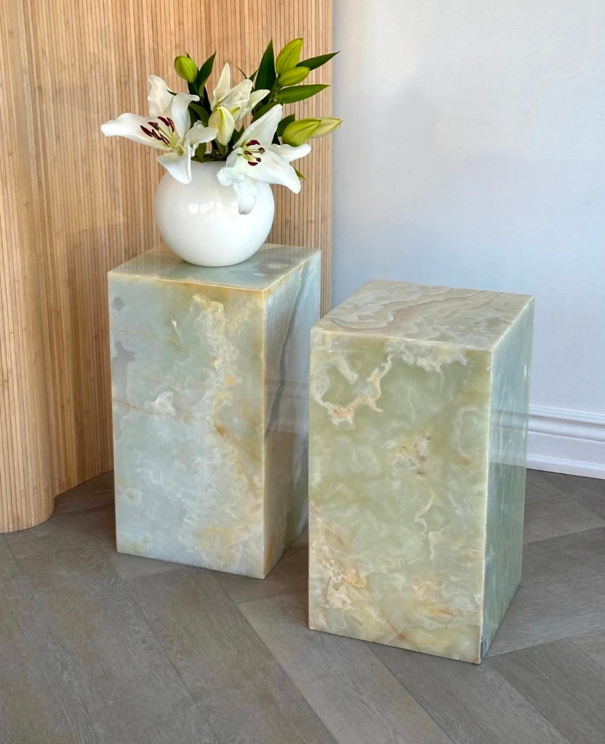 GREEN ONYX PLINTH