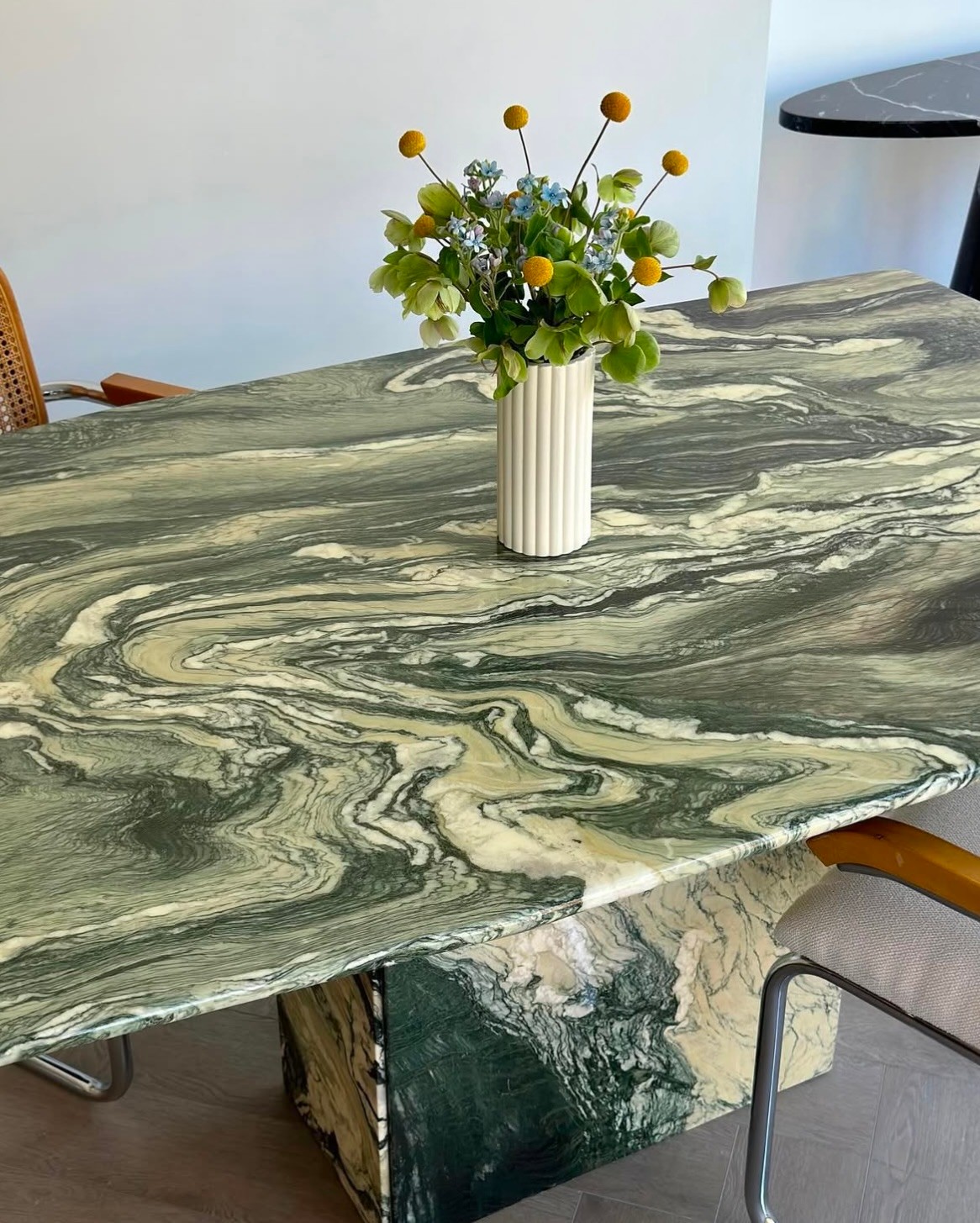 CARA DINING TABLE 