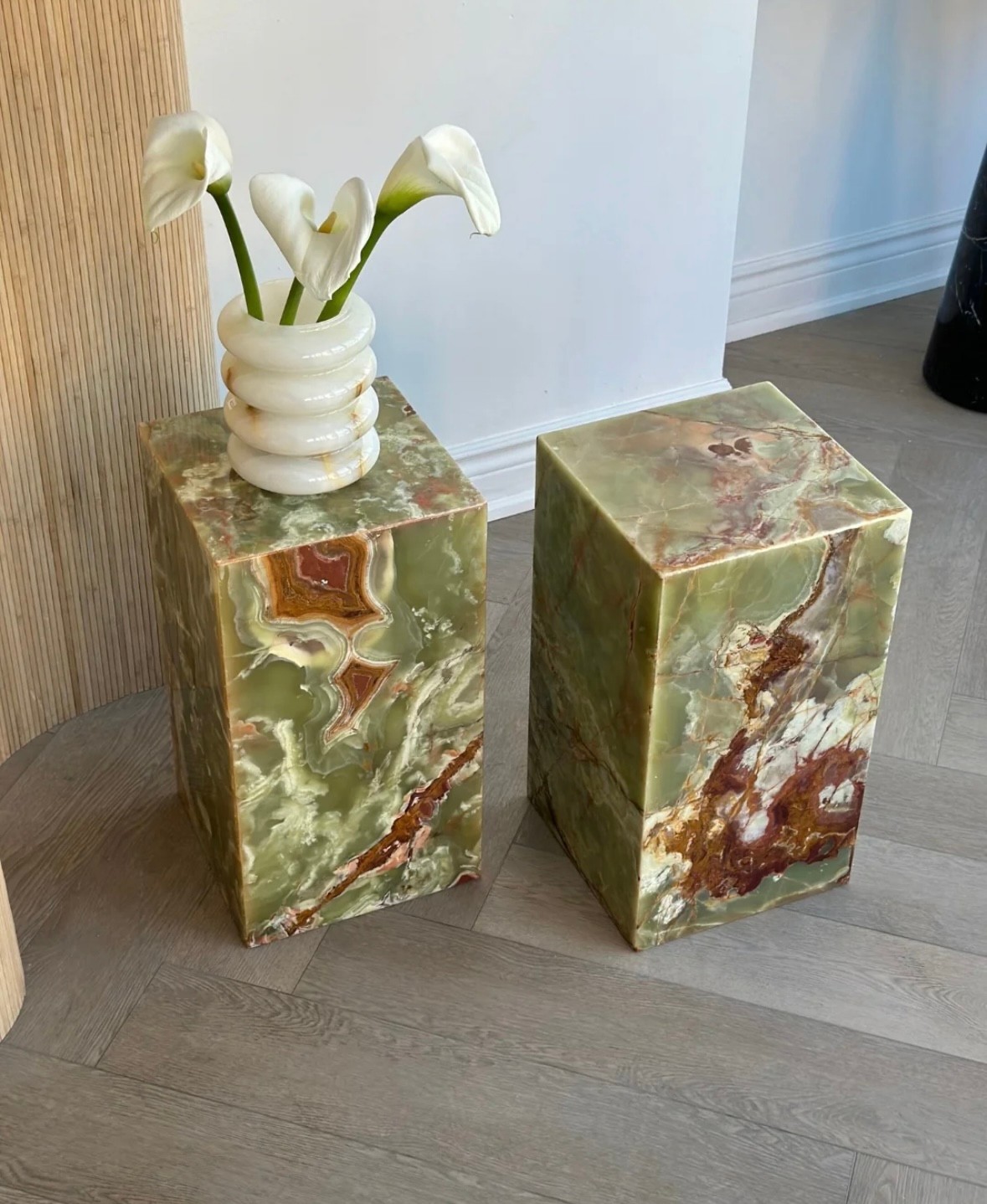 GREEN ONYX PLINTH