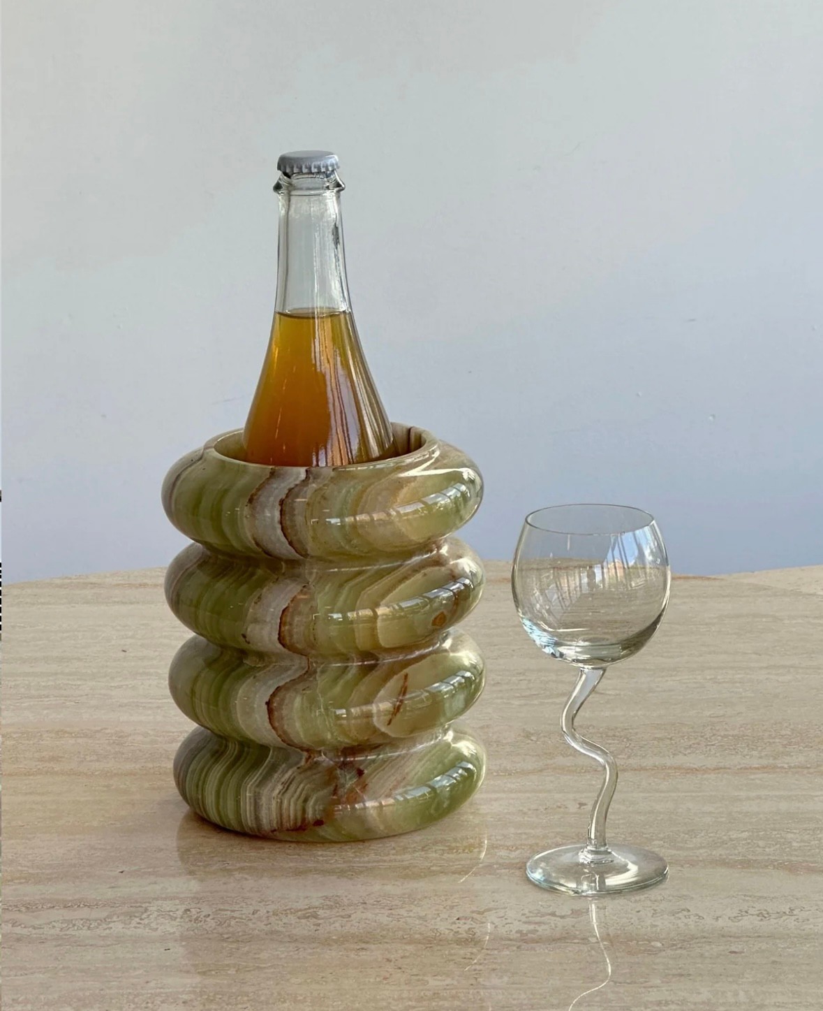 MIA VINE HOLDER