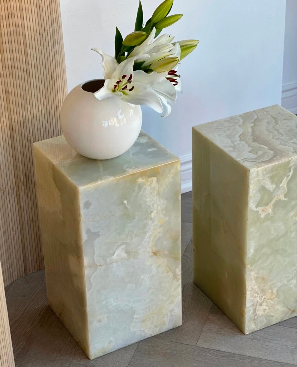 GREEN ONYX PLINTH