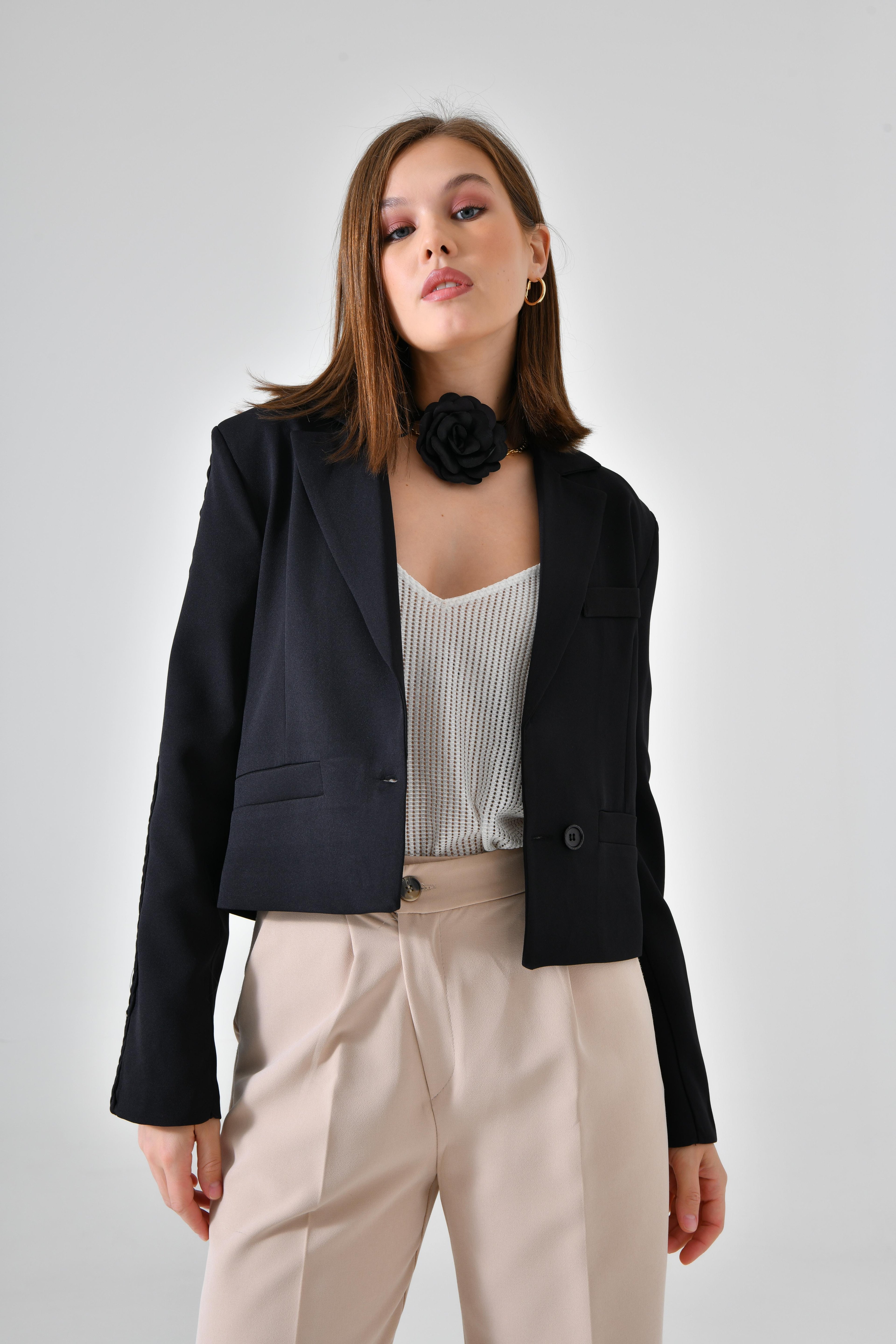 Kol Detaylı Regular Blazer Ceket