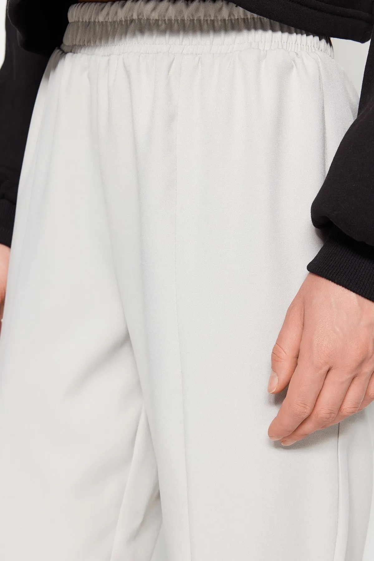 Beli Lastikli Çatım Detaylı Pantolon