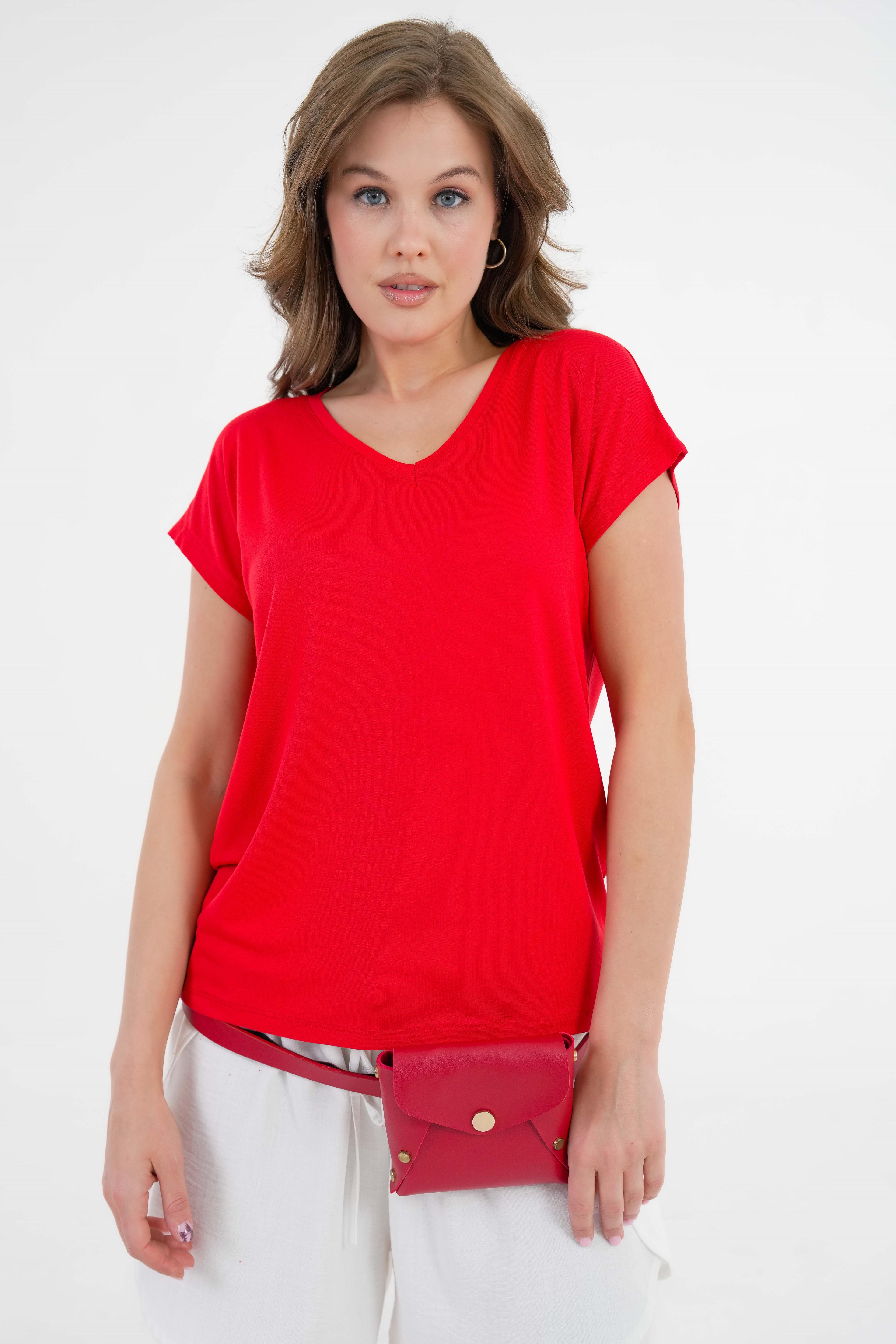 V Yaka Rahat Kalıp Basic T-Shirt - Kırmızı