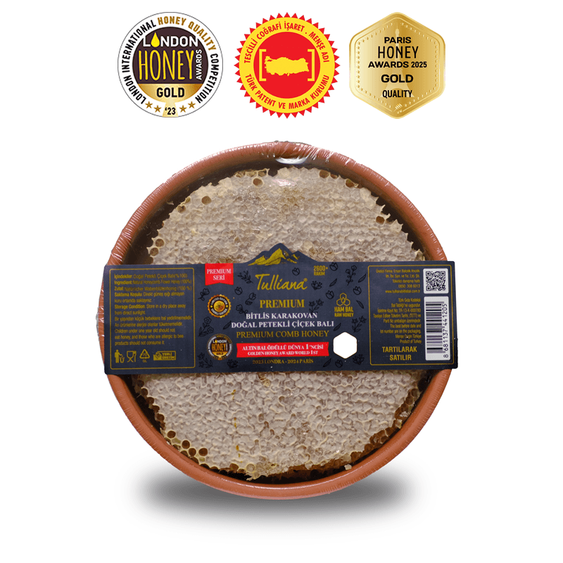 Premium Seri Polifloralı (Çok Çiçekli) Karakovan Petek Balı - 1 Kg. Çömlek
