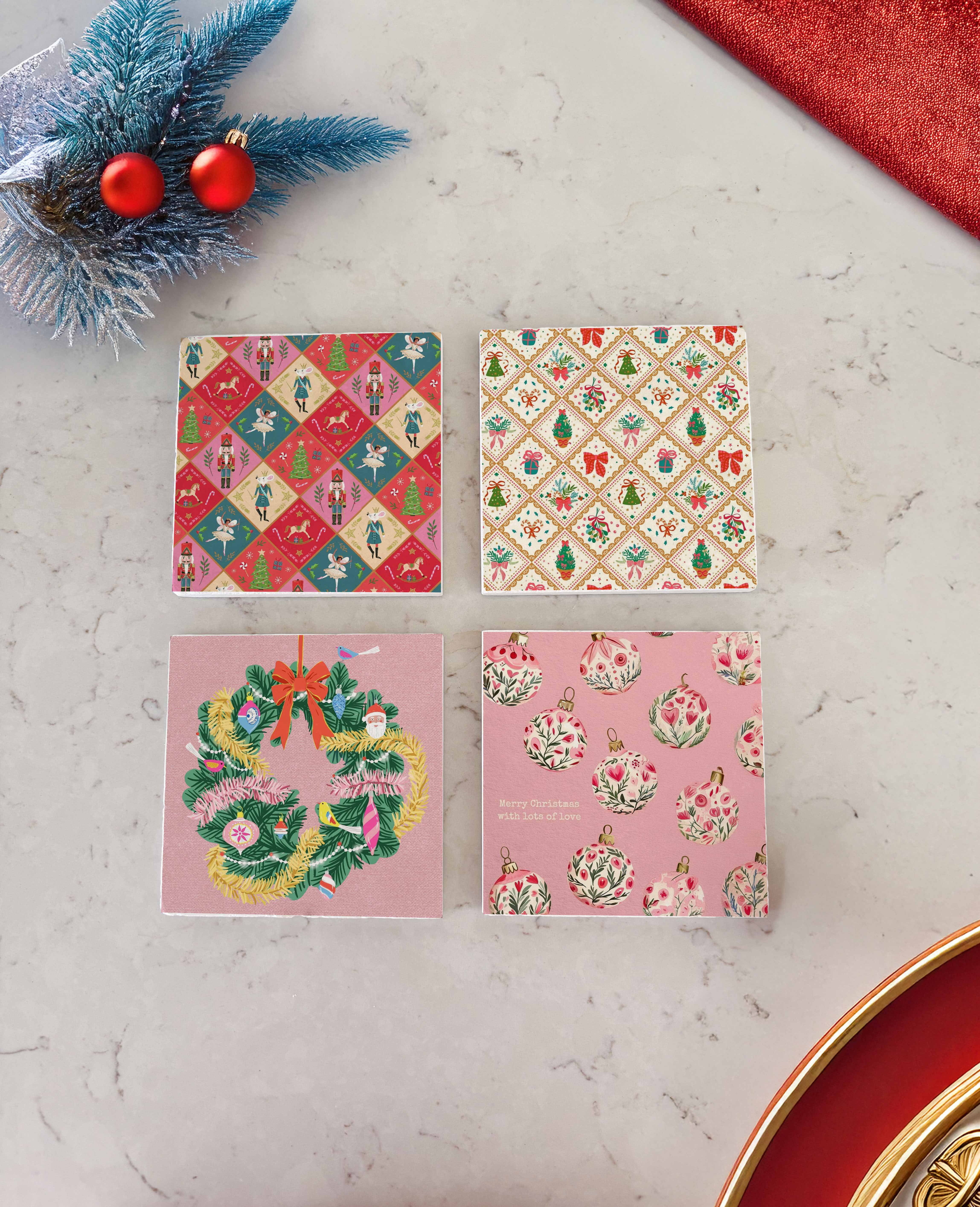 Pembe ve Kırmızı Yılbaşı Desenli Doğal Taş Bardak Altlığı, Ev Dekoru, Yılbaşı Hediyesi, 4’lü