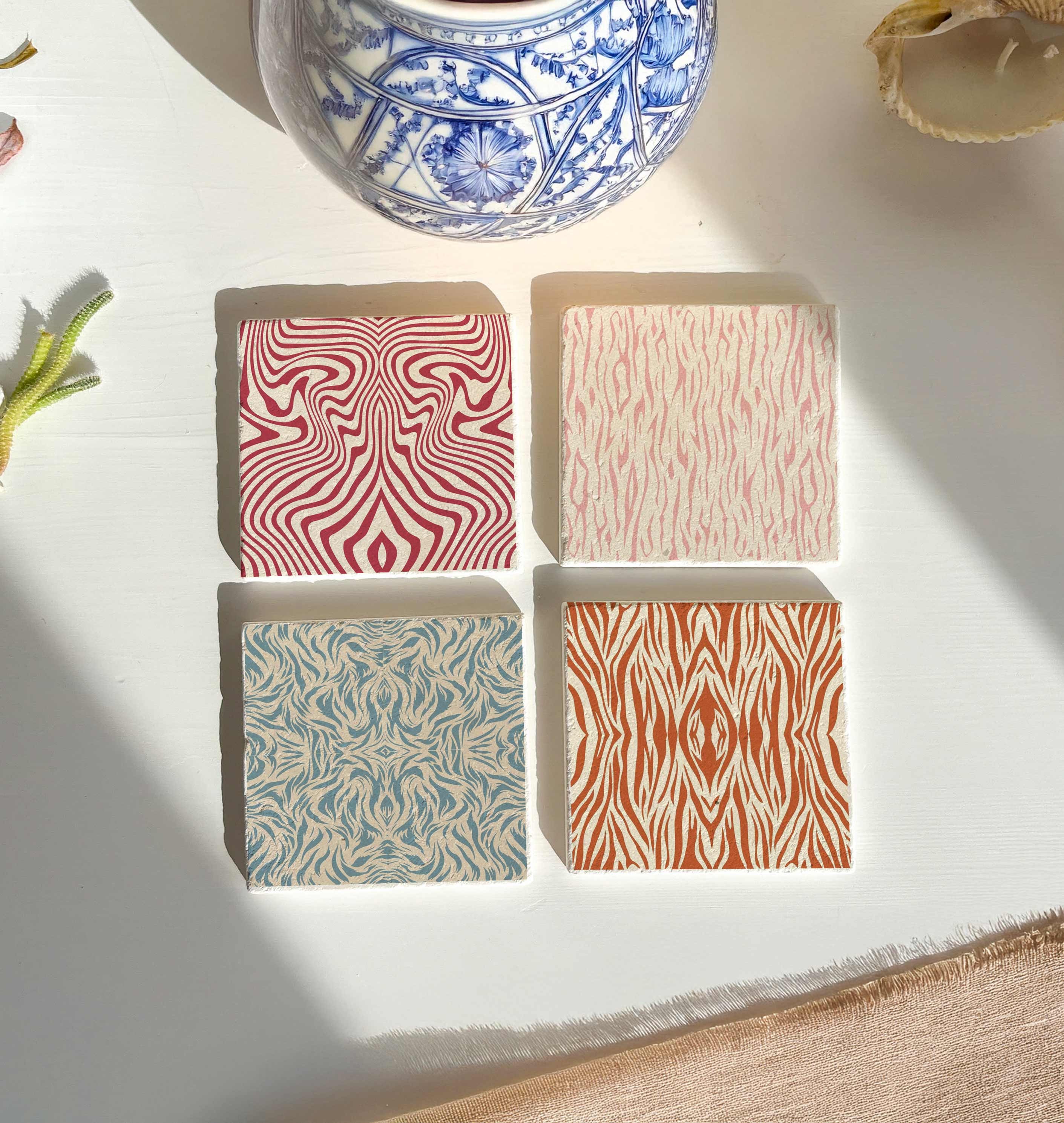 Geometrik Zebra Kaplan Desenli Doğal Taş Bardak Altlığı, Modern ve Şık Tasarım, 4’lü Set